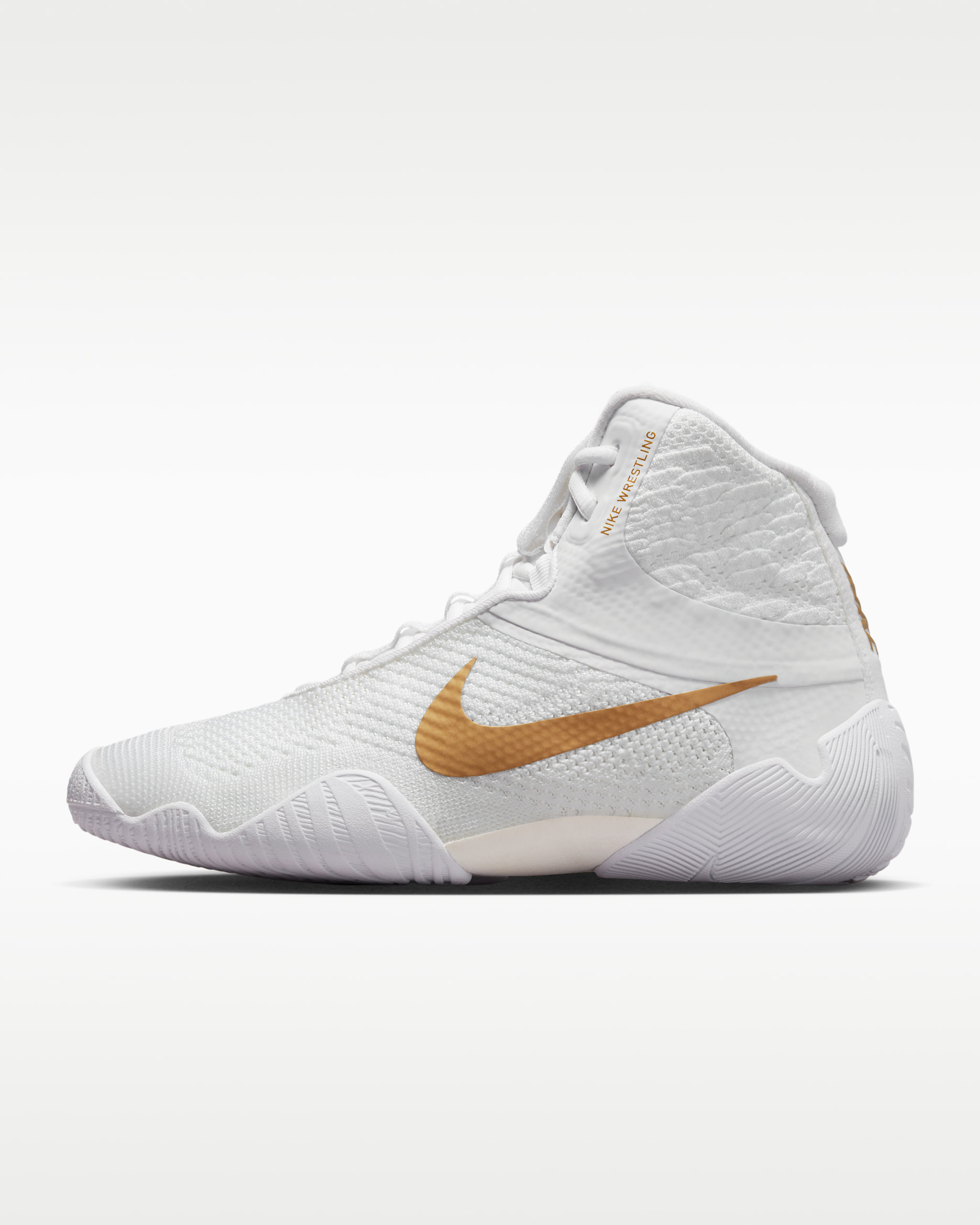 Tenis de lucha para hombre Nike Tawa - Blanco/Blanco/Blanco/Oro metalizado