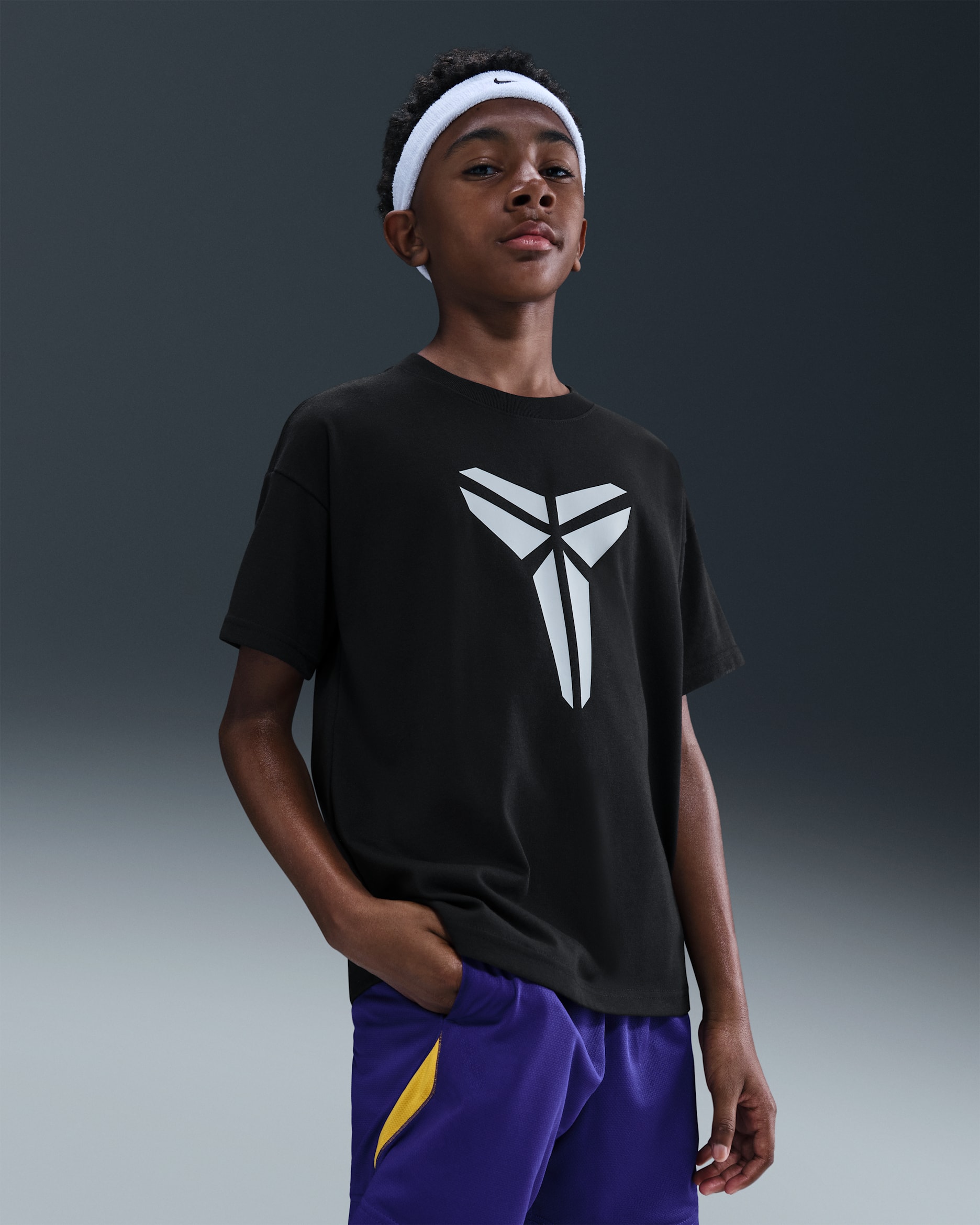 Kobe Dri-FIT Max90 póló nagyobb gyerekeknek - Fekete