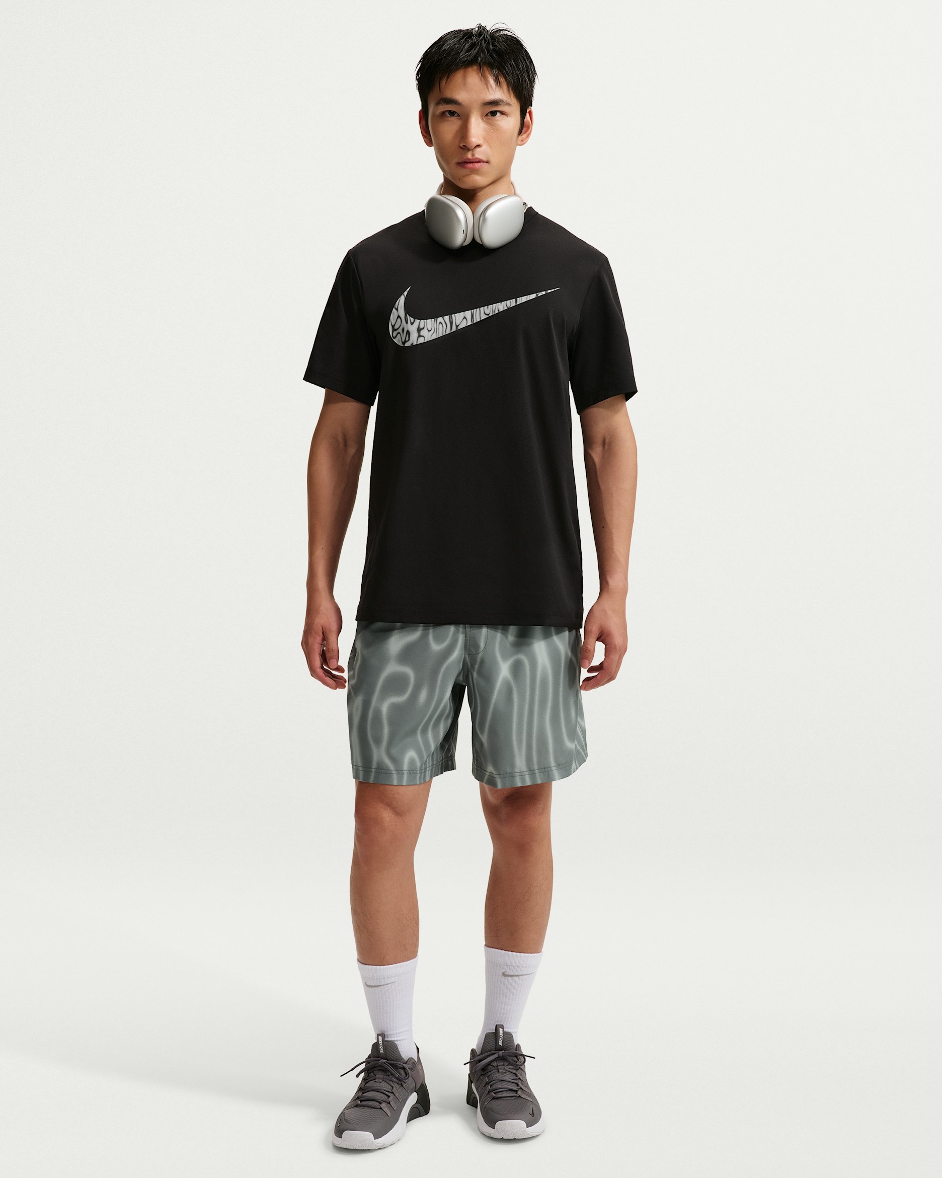 Nike Form Men's Dri-FIT 7" Versatile Shorts - Smoke Grey/Black