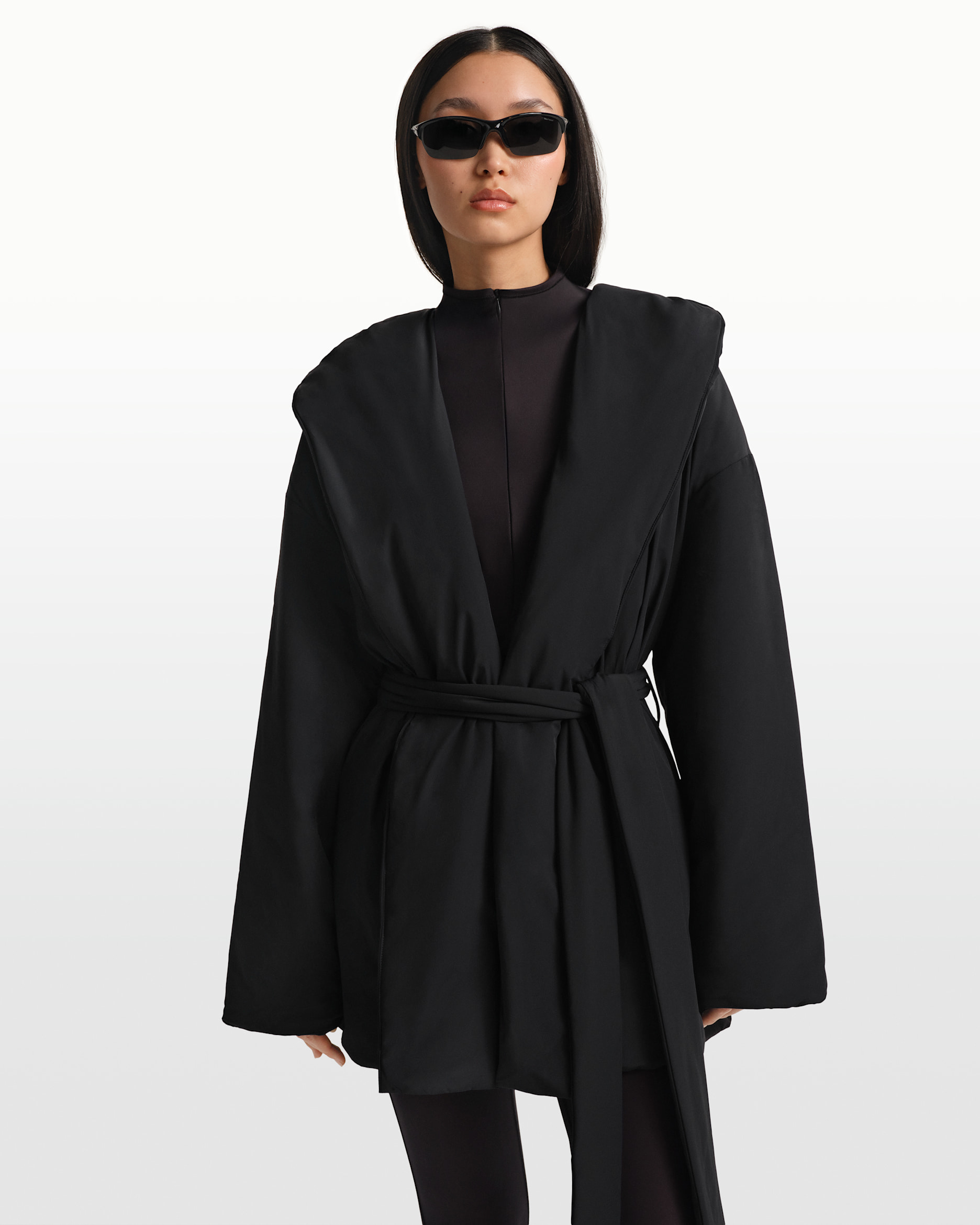 NikeSKIMS Wickelmantel aus gewebtem Nylon (Damen) - NSKM OBSIDIAN