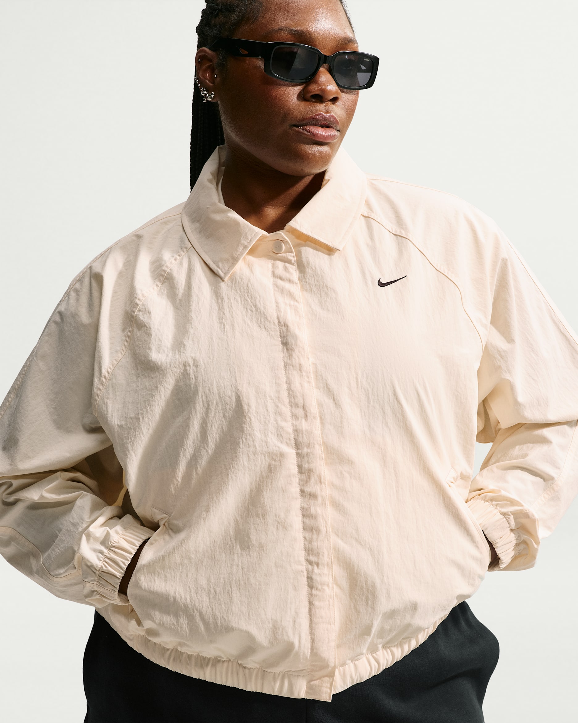 Nike Sportswear Women's Oversized Coaches Jacket (Plus Size) - Chalk/Black