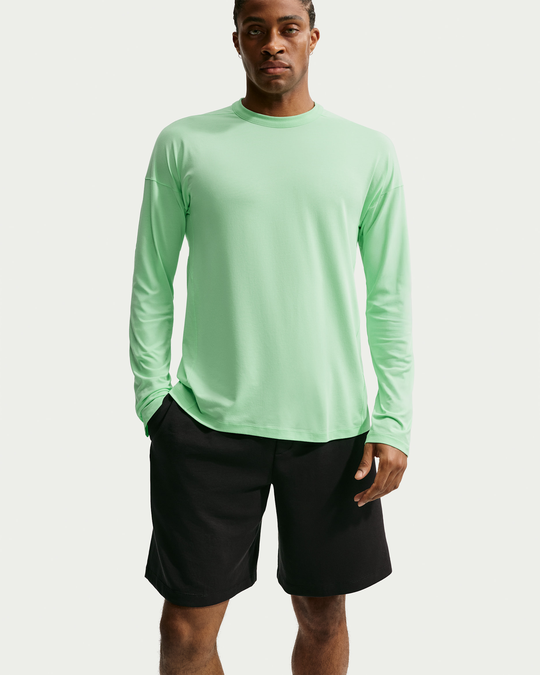 Nike 24.7 ImpossiblySoft Light Men's Dri-FIT Long-Sleeve Top - Cucumber Calm/Sail/Illusion Green