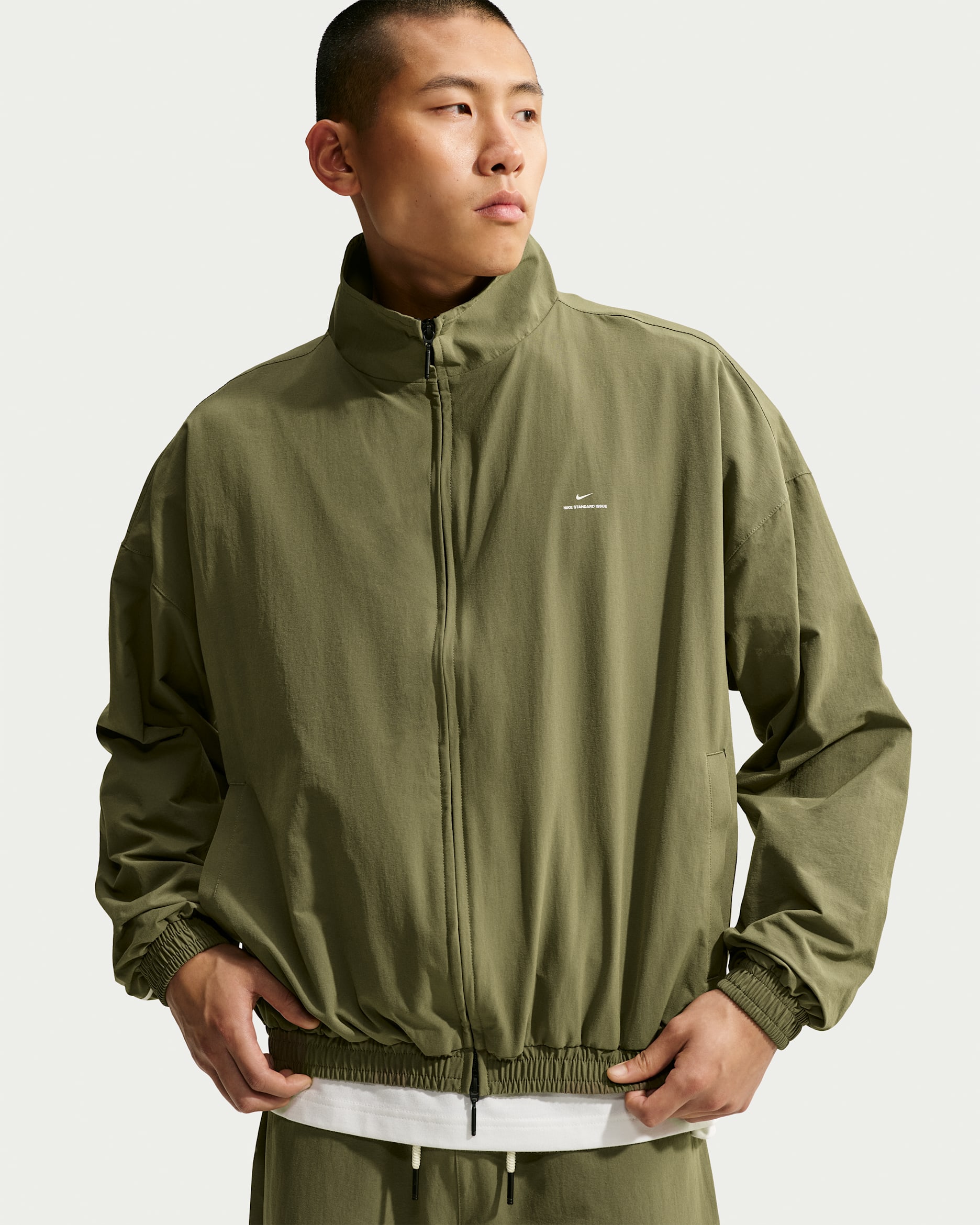 Nike Standard Issue 男款 Nike Dri-FIT 平織籃球外套 - Medium Olive/Pale Ivory