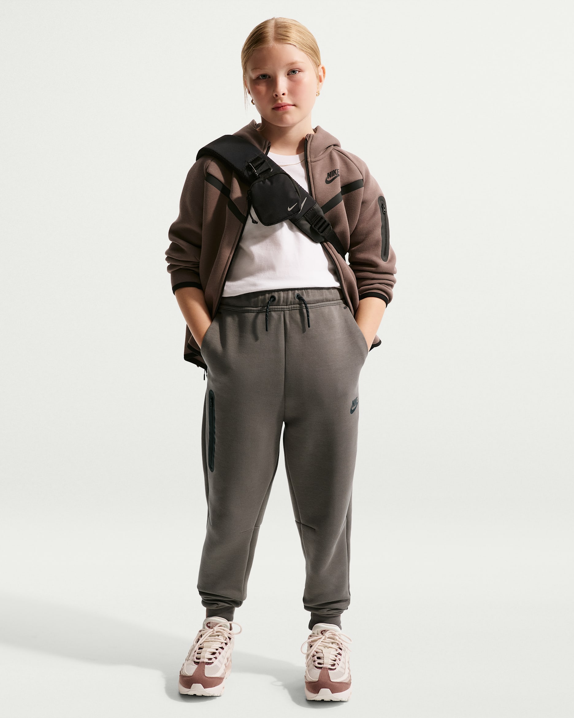 Nike Sportswear Tech Fleece Girls' Joggers - Cave Stone/Black/Black