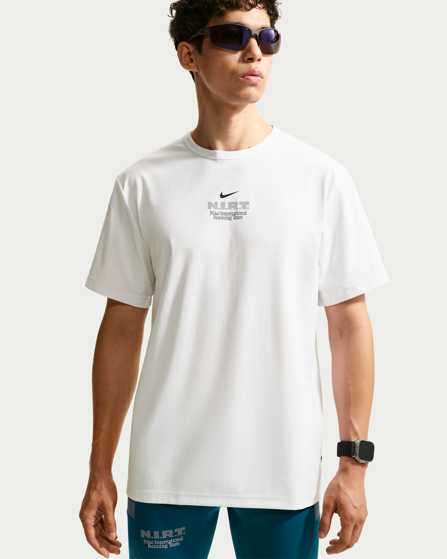 Nike Hyverse Men's Dri-FIT UV Protection Training T-Shirt - White