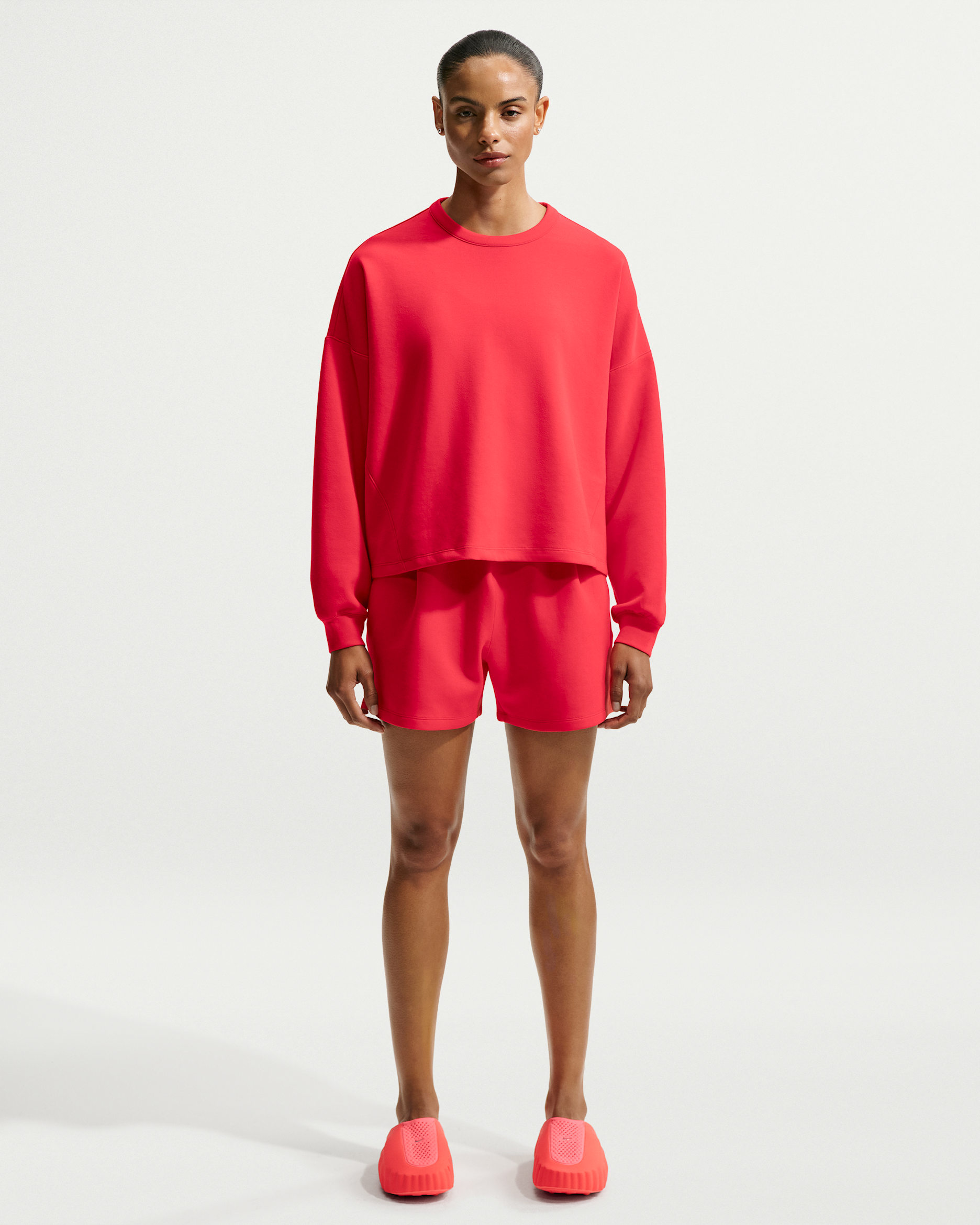 Nike 24.7 ImpossiblySoft Women's Dri-FIT Mid-Rise Loose 4" Shorts - Light Crimson/University Red