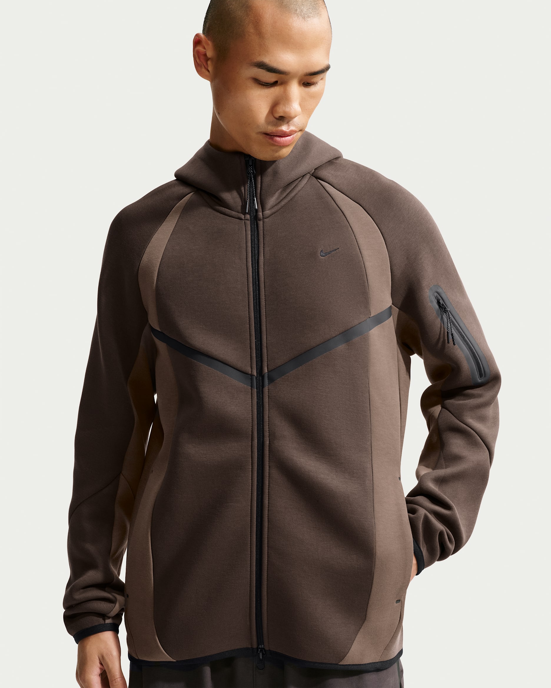 Chamarra Windrunner para hombre con tecnología Nike Tech de tejido Fleece con cierre completo y bloques de color - Marrón barroco/Pelaje pardo/Negro