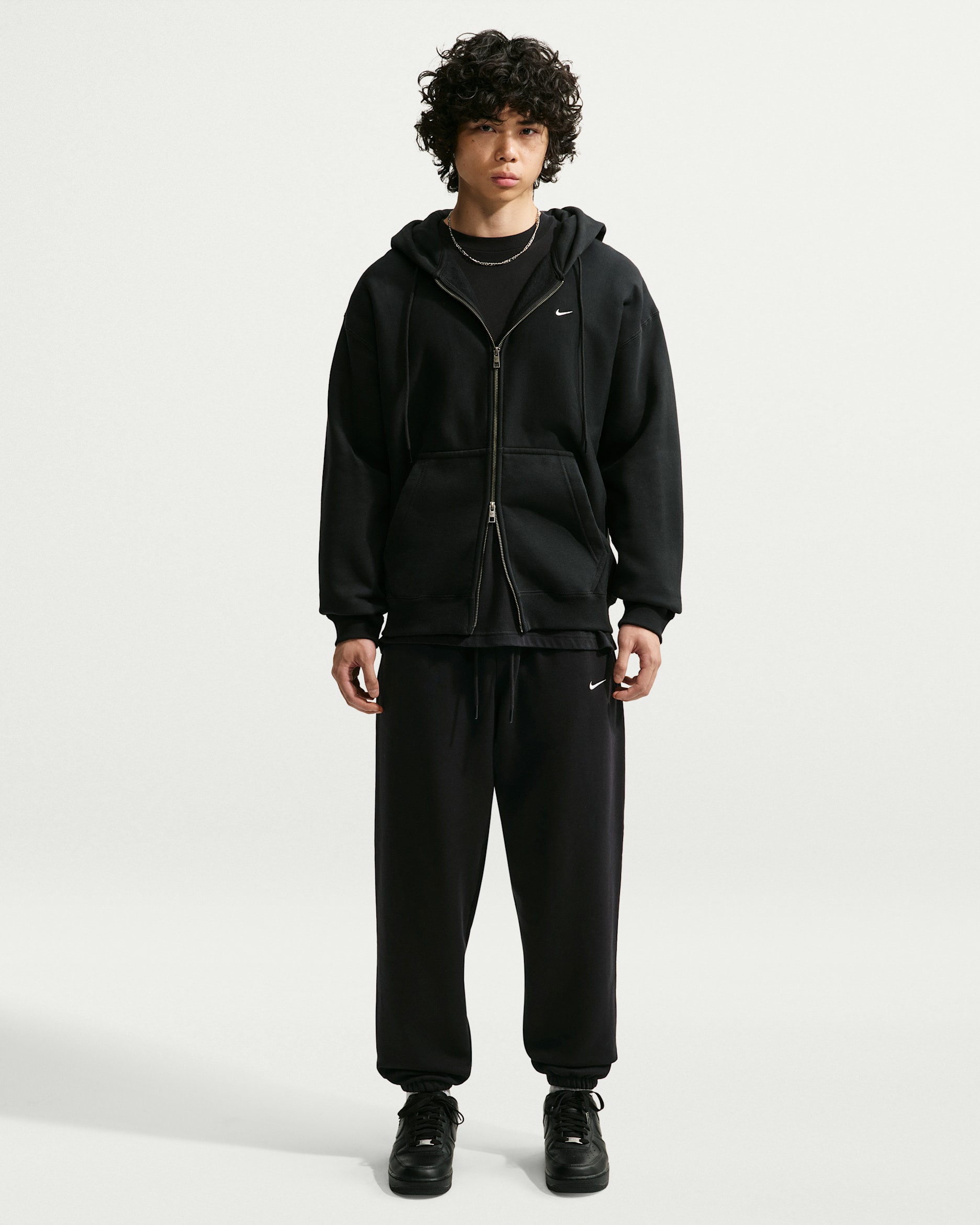 Nike Solo Fleece Men's Cuffed Trousers - Total Black/Sail