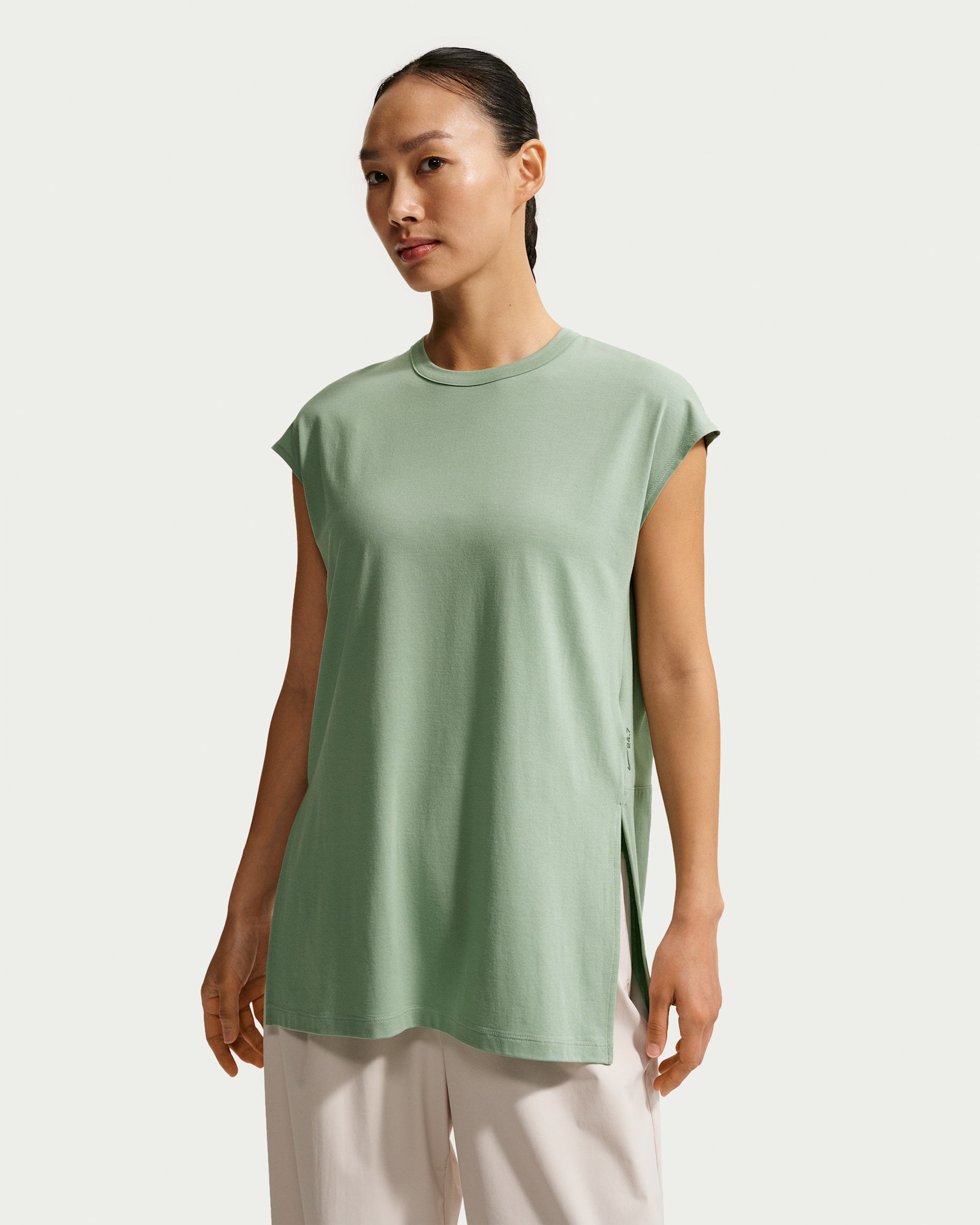 Nike 24.7 ImpossiblySoft Women's Dri-FIT Tank Top - Steam/Steam/Dutch Green