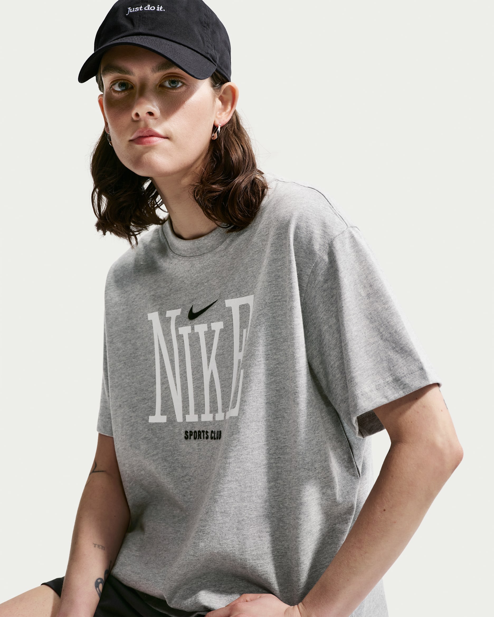 Nike Sportswear Classic Women's Oversized T-Shirt - Dark Grey Heather