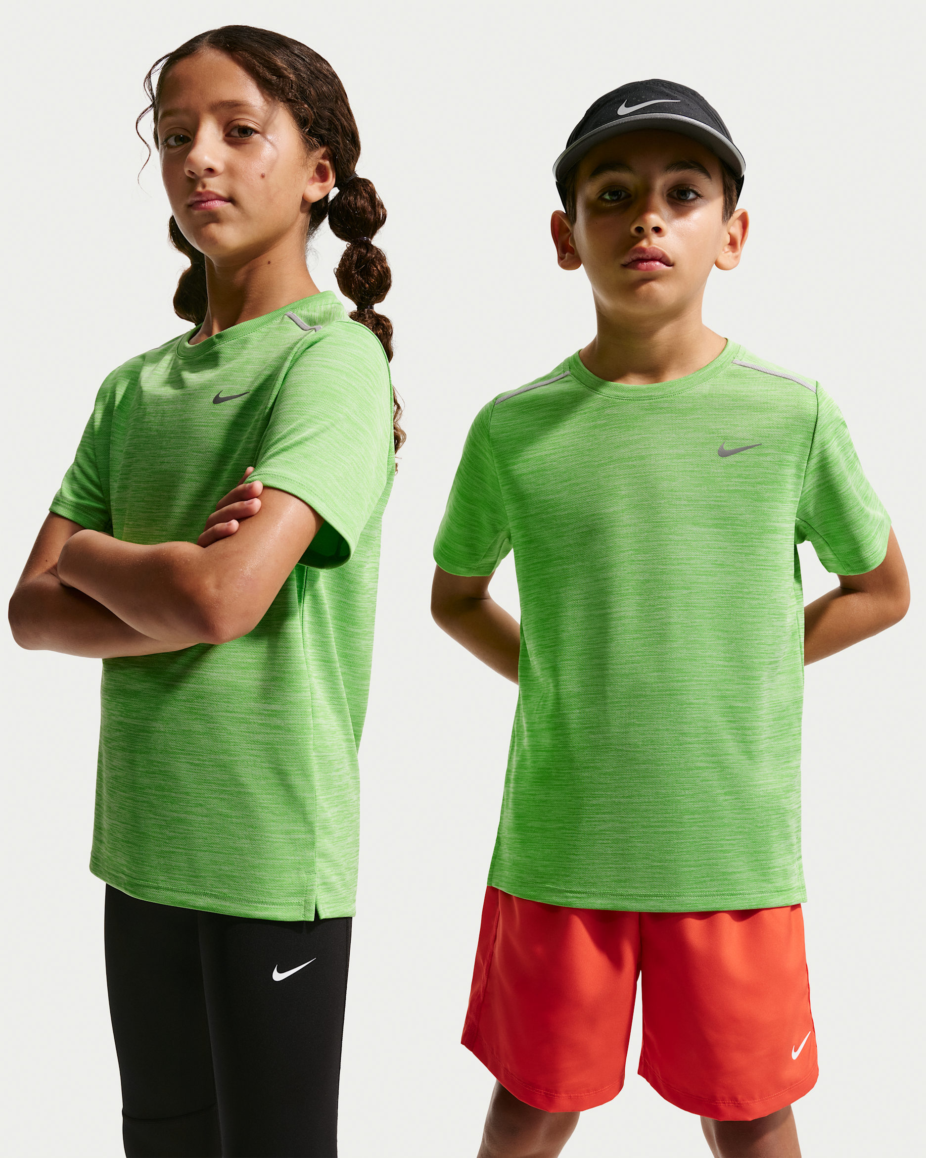 Nike Miler Older Kids' Dri-FIT Short-Sleeve Top - Light Liquid Lime/Mean Green/Heather