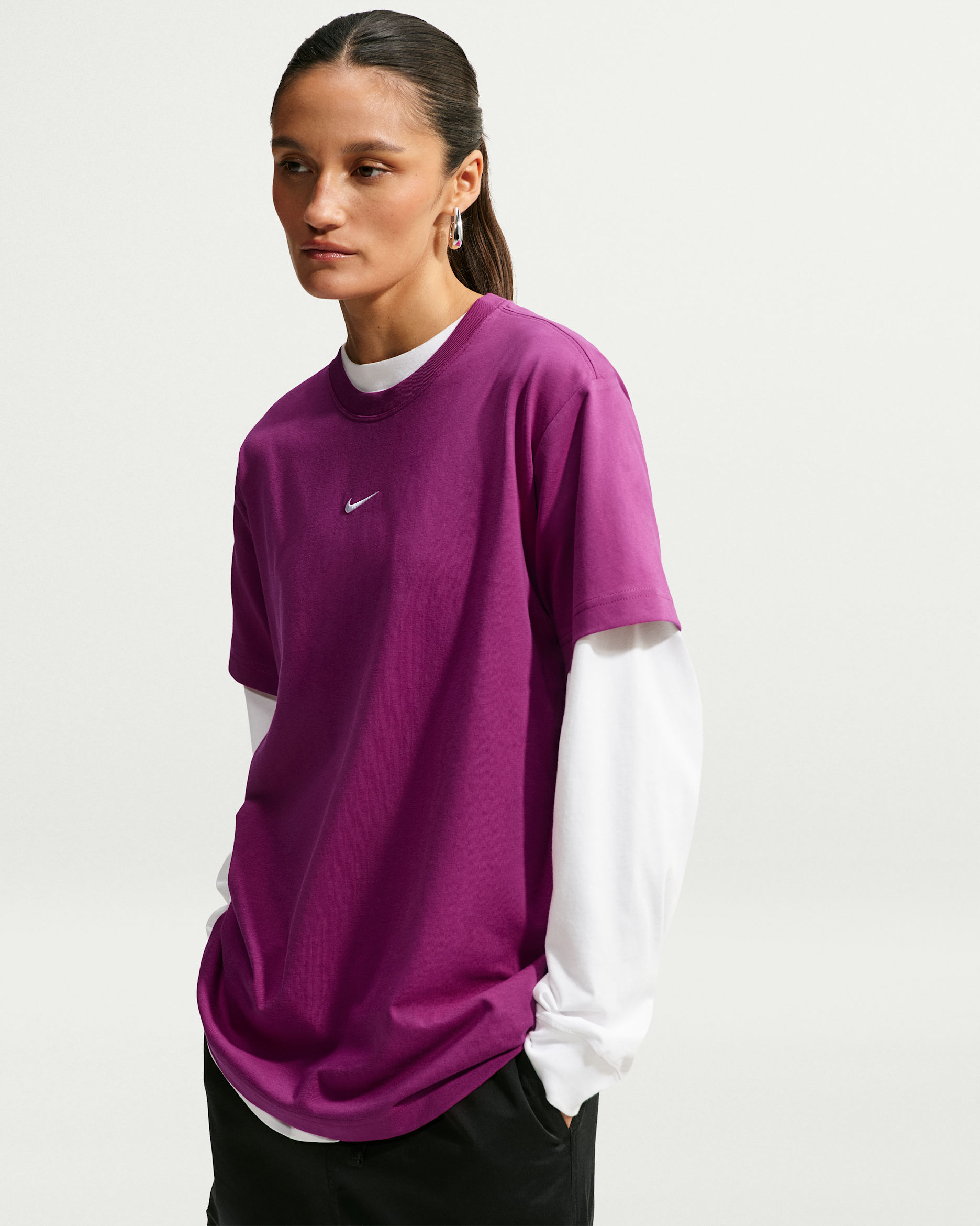 Nike Sportswear Classic Women's Oversized T-Shirt - True Berry/Sail