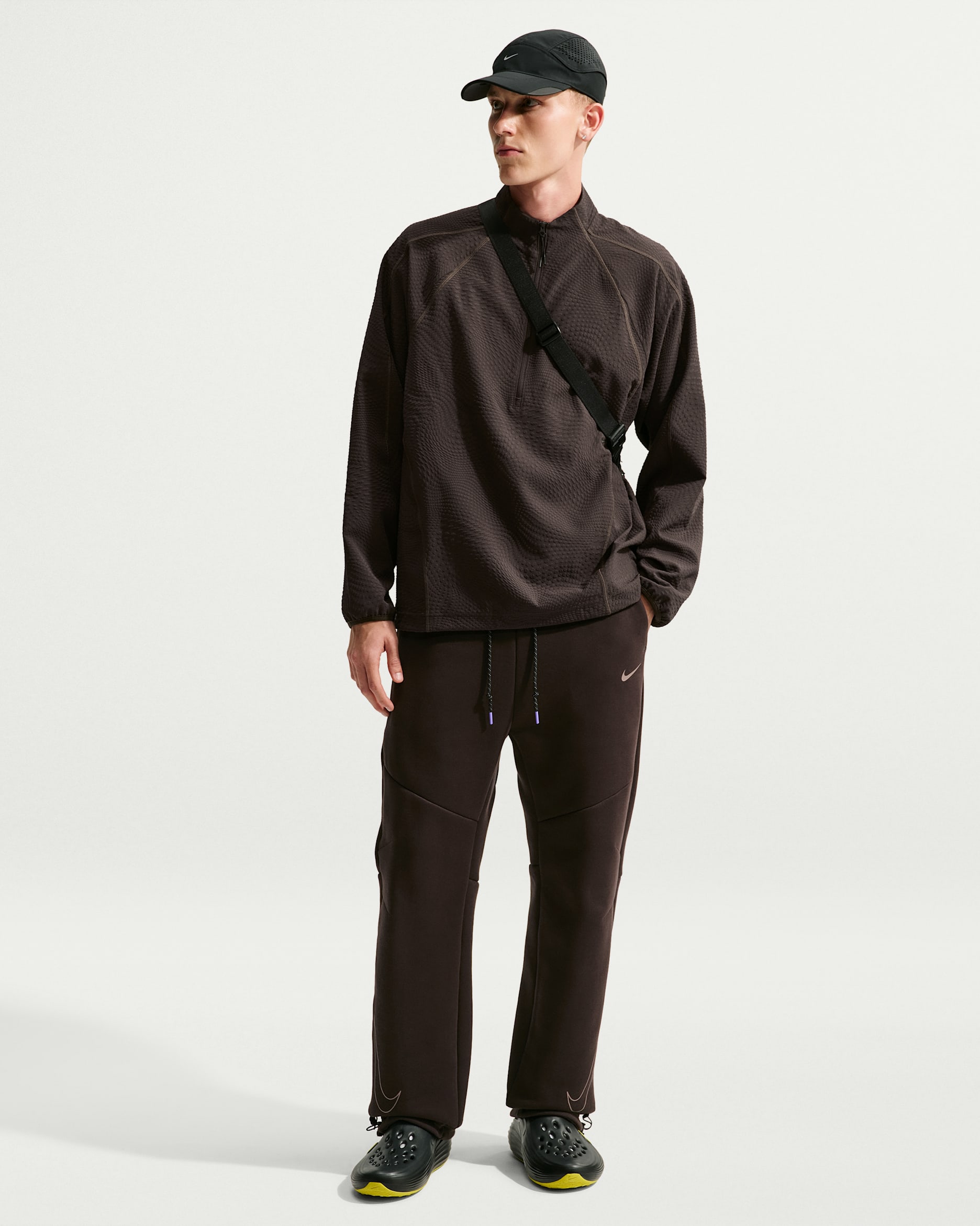Nike Tech Men's Open-Hem Fleece Trousers - Shadow Brown