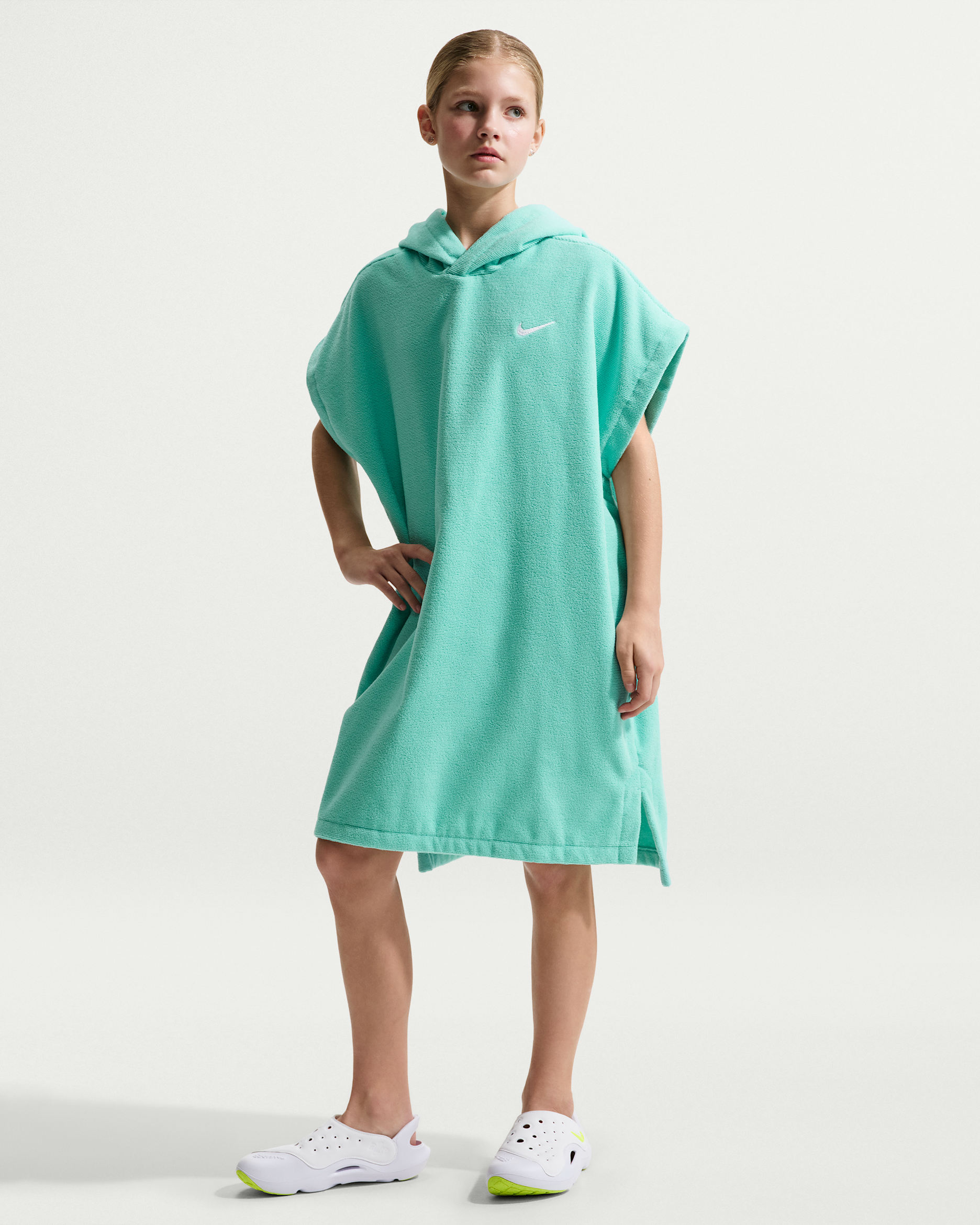 Nike Swim Changing Towel Big Kids' (Unisex) Cover Up Top - Bleached Turquoise