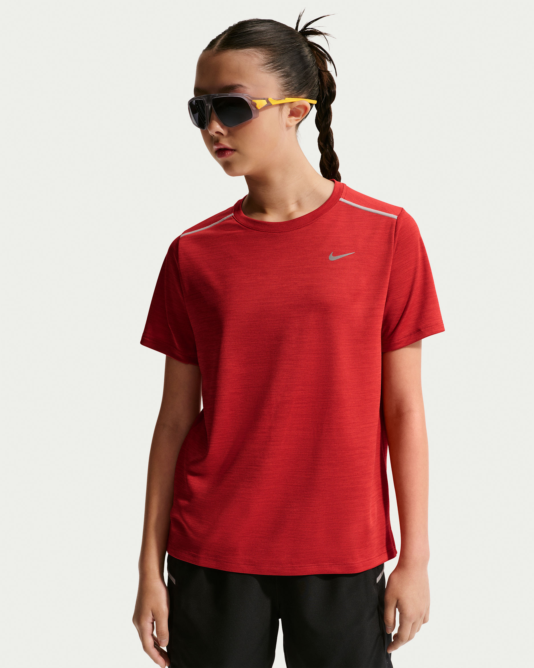 Nike Miler Older Kids' Dri-FIT Short-Sleeve Top - Tough Red/Sport Red/Heather