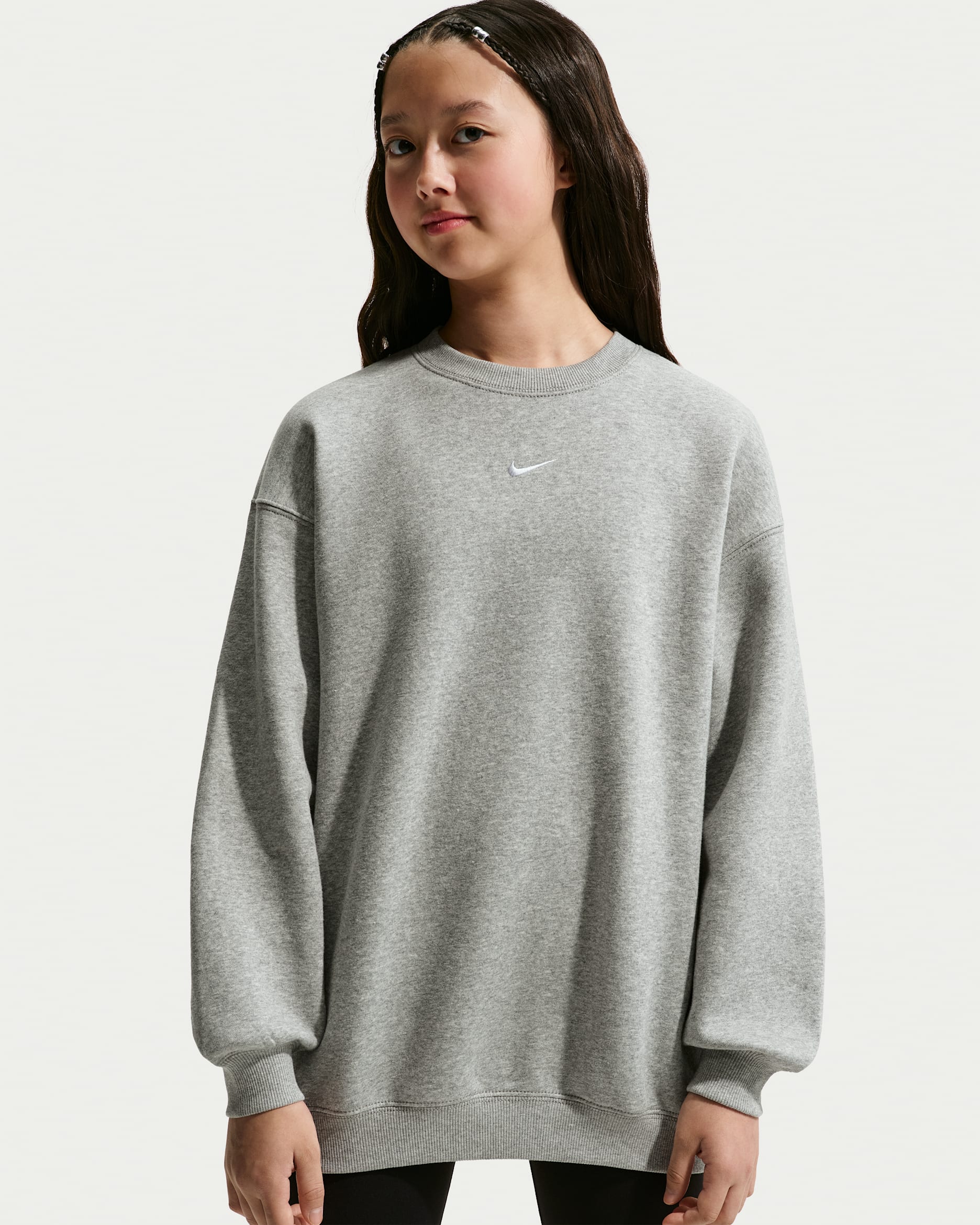 Sudadera de cuello redondo oversized para niña talla grande Nike Sportswear Studio - Gris oscuro jaspeado/Blanco