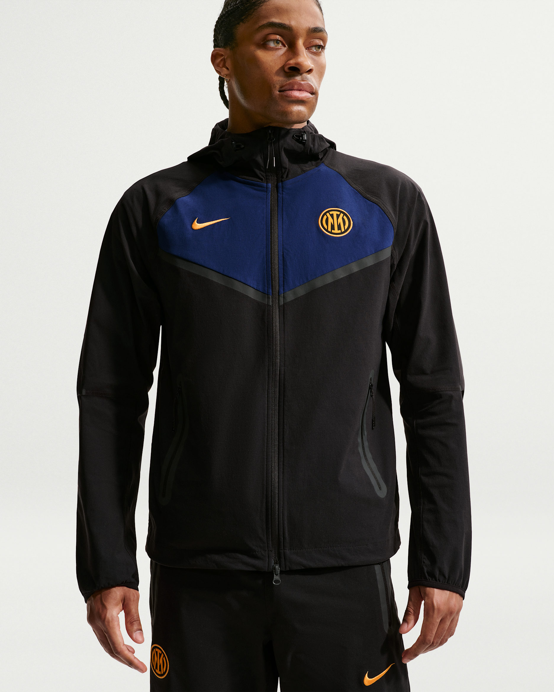 Inter Milan Tech Windrunner Men's Nike Football Woven Full-Zip Jacket - Black/Blue Void/University Gold
