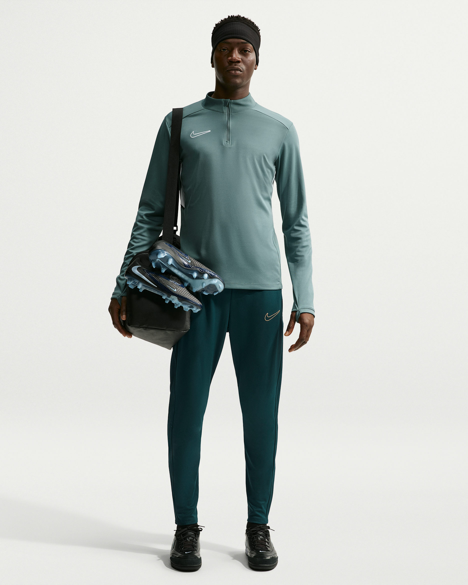 Nike Academy Pantalons de futbol Dri-FIT - Home - Midnight Spruce/Midnight Spruce/Elemental Gold/Or metal·litzat