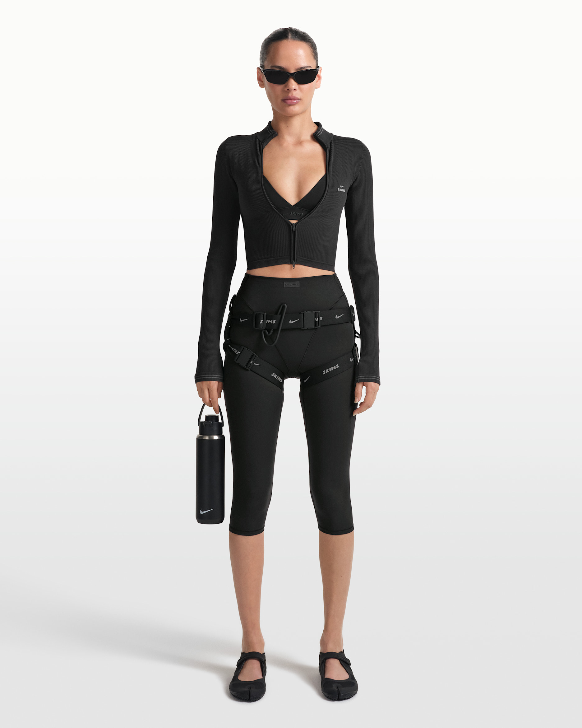 NikeSKIMS Matte Women's V-Panel 43m (approx.) Cropped Leggings - NSKM OBSIDIAN