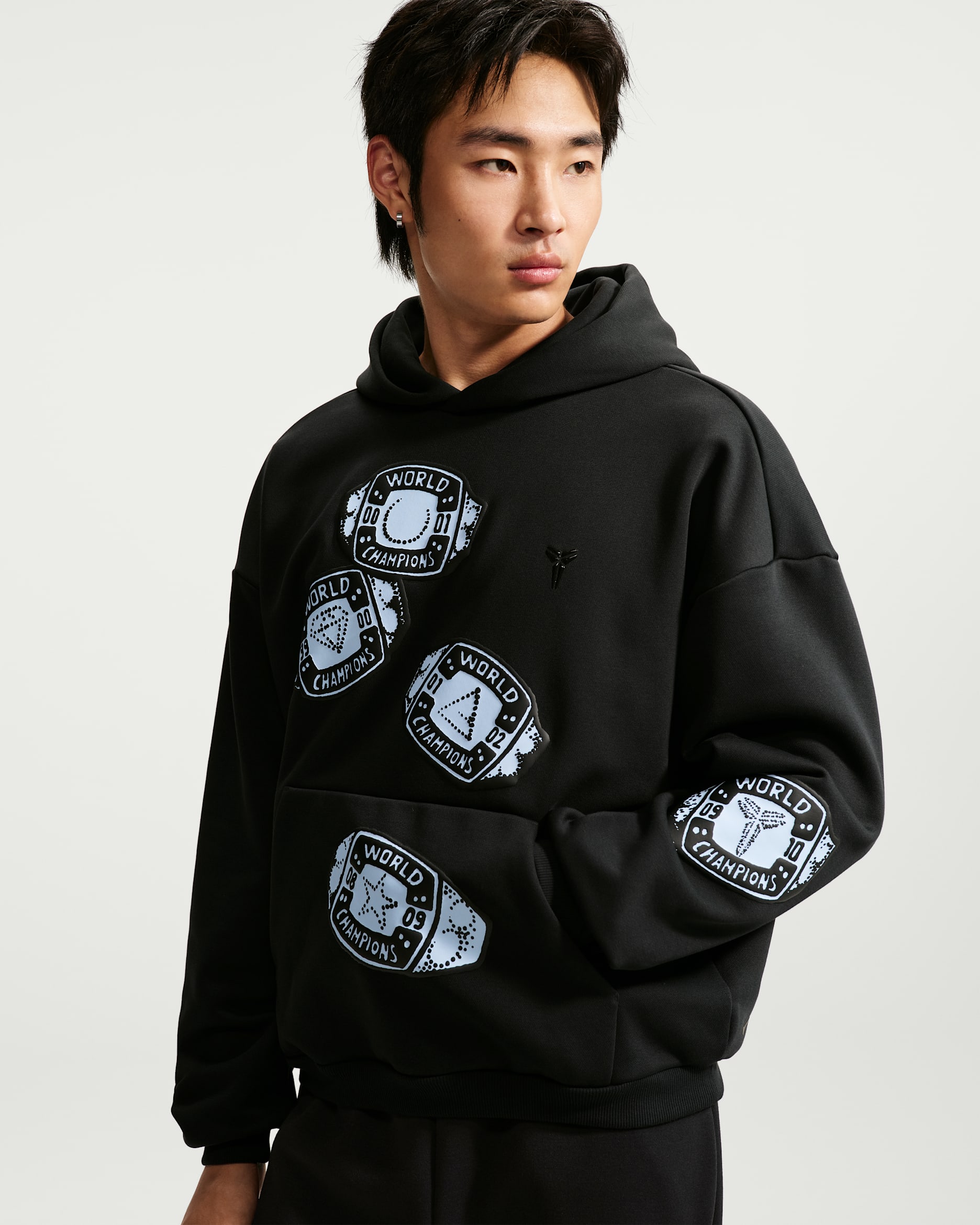 코비 나이키 스탠다드 이슈 남성 써마 핏 농구 후디 - 블랙/블랙