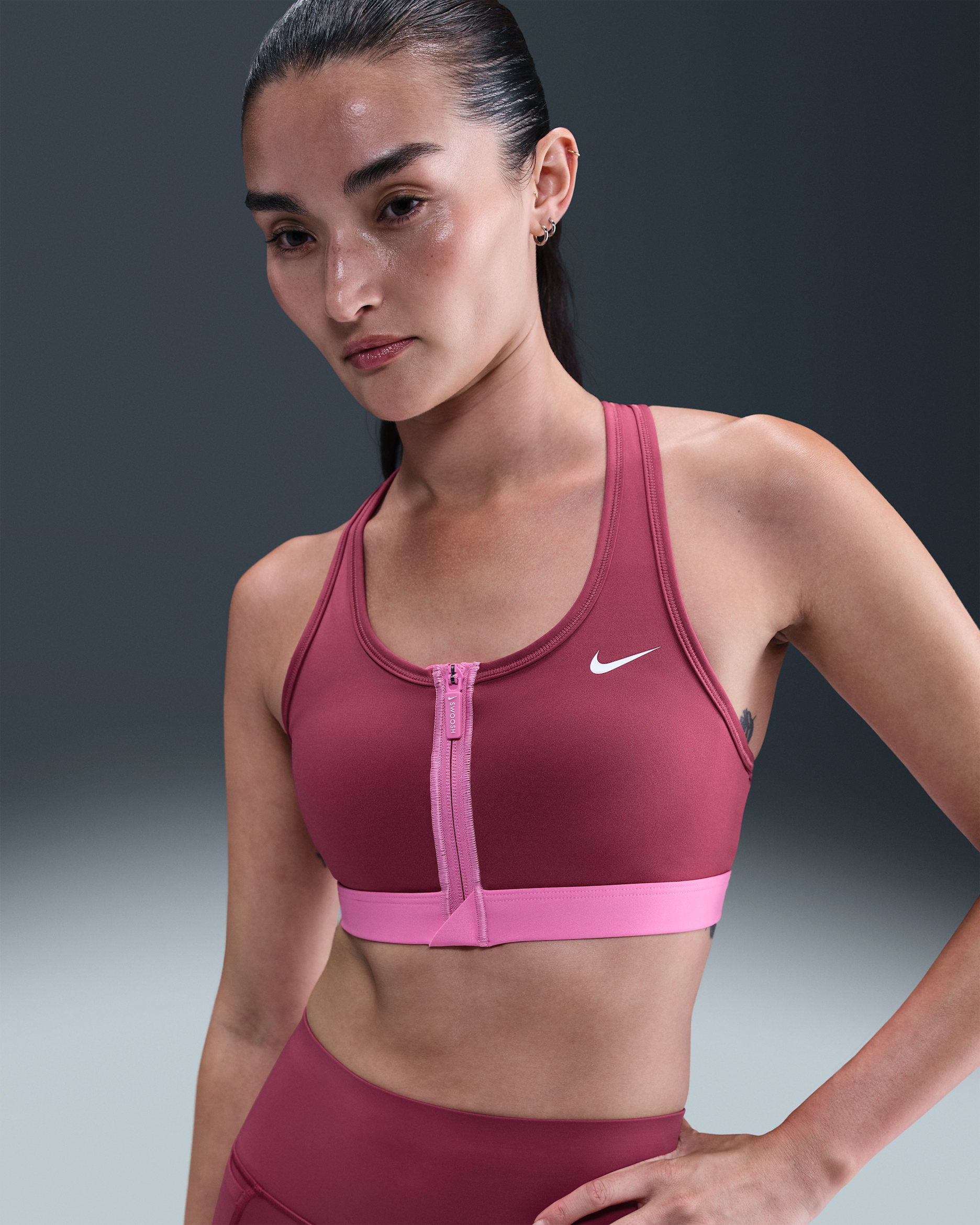 สปอร์ตบราผู้หญิงซัพพอร์ตระดับกลางเสริมฟองน้ำ Nike Swoosh Front Zip - Sweet Beet/Playful Pink/ขาว