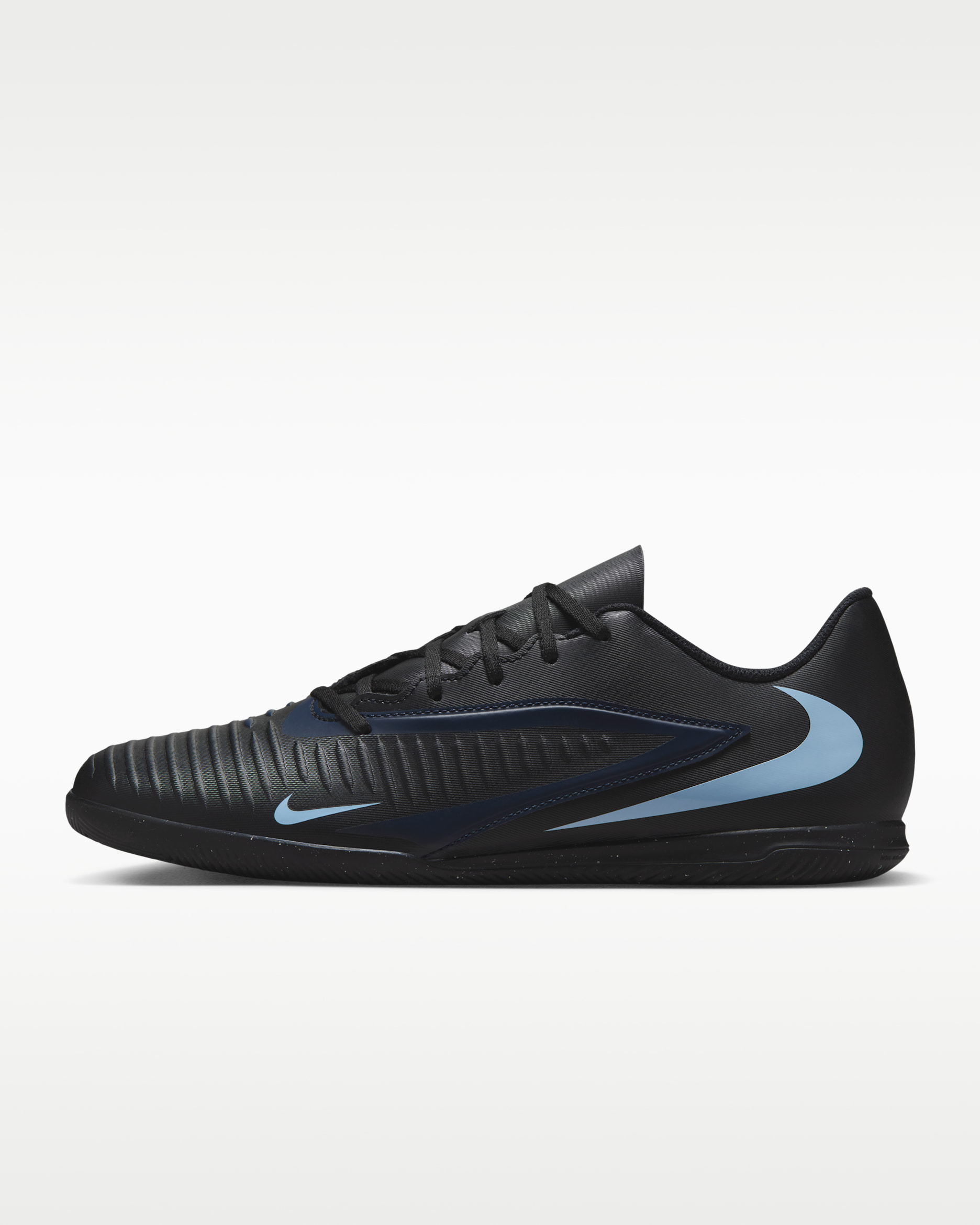 Tacos de fútbol para cancha cubierta Nike Phantom 6 Low Club - Negro/Negro