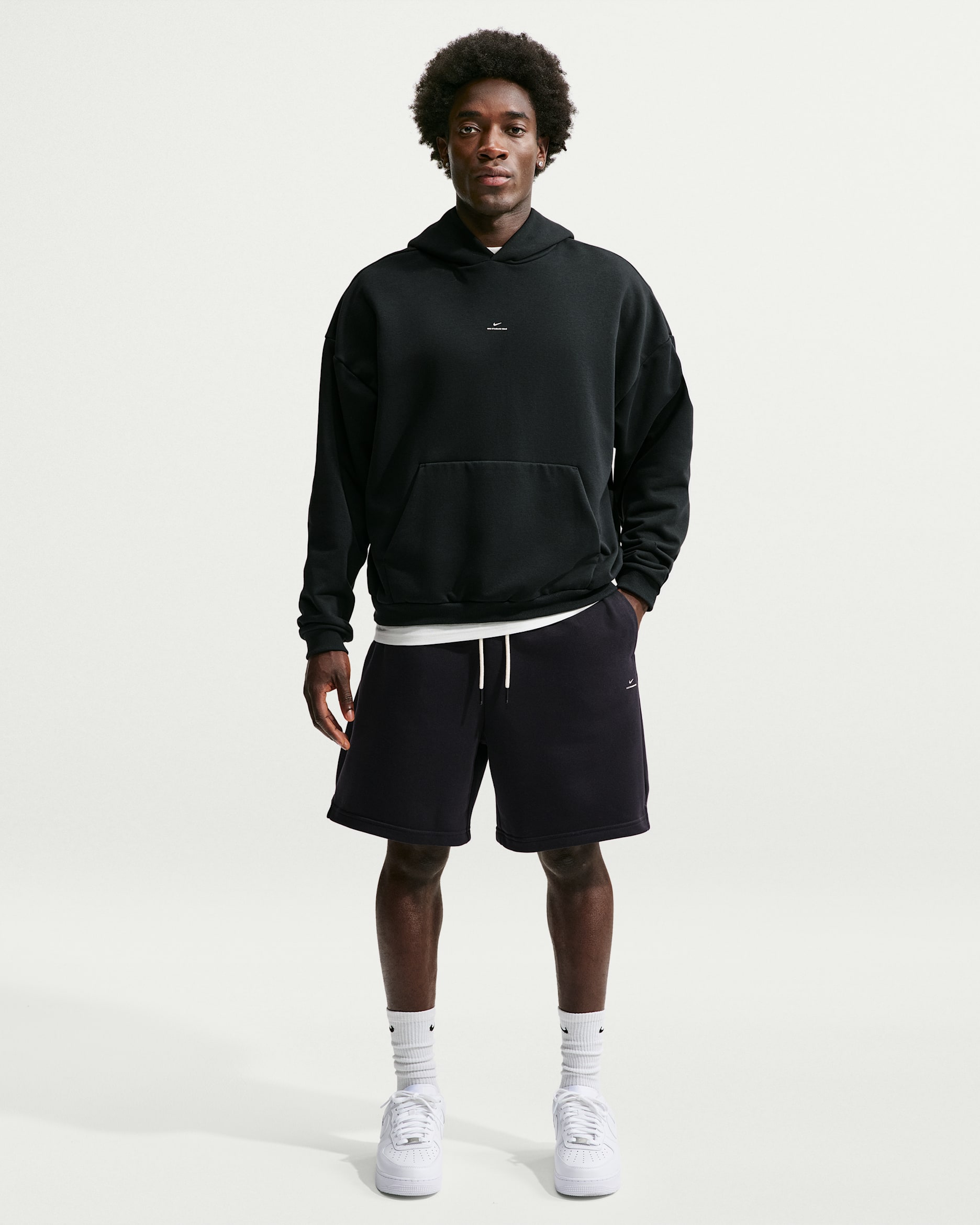 Nike Standard Issue Dri-FIT-basketballshorts i french terry-fleece (20 cm) til mænd - sort/Pale Ivory