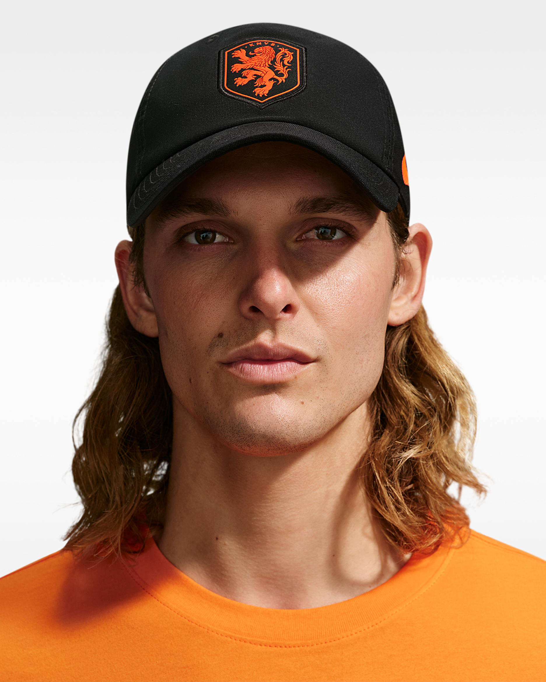 Casquette Nike Club Poly 5P Pays-Bas 2026/27 Club Cap Poly 5P - Noir/Hyper Crimson