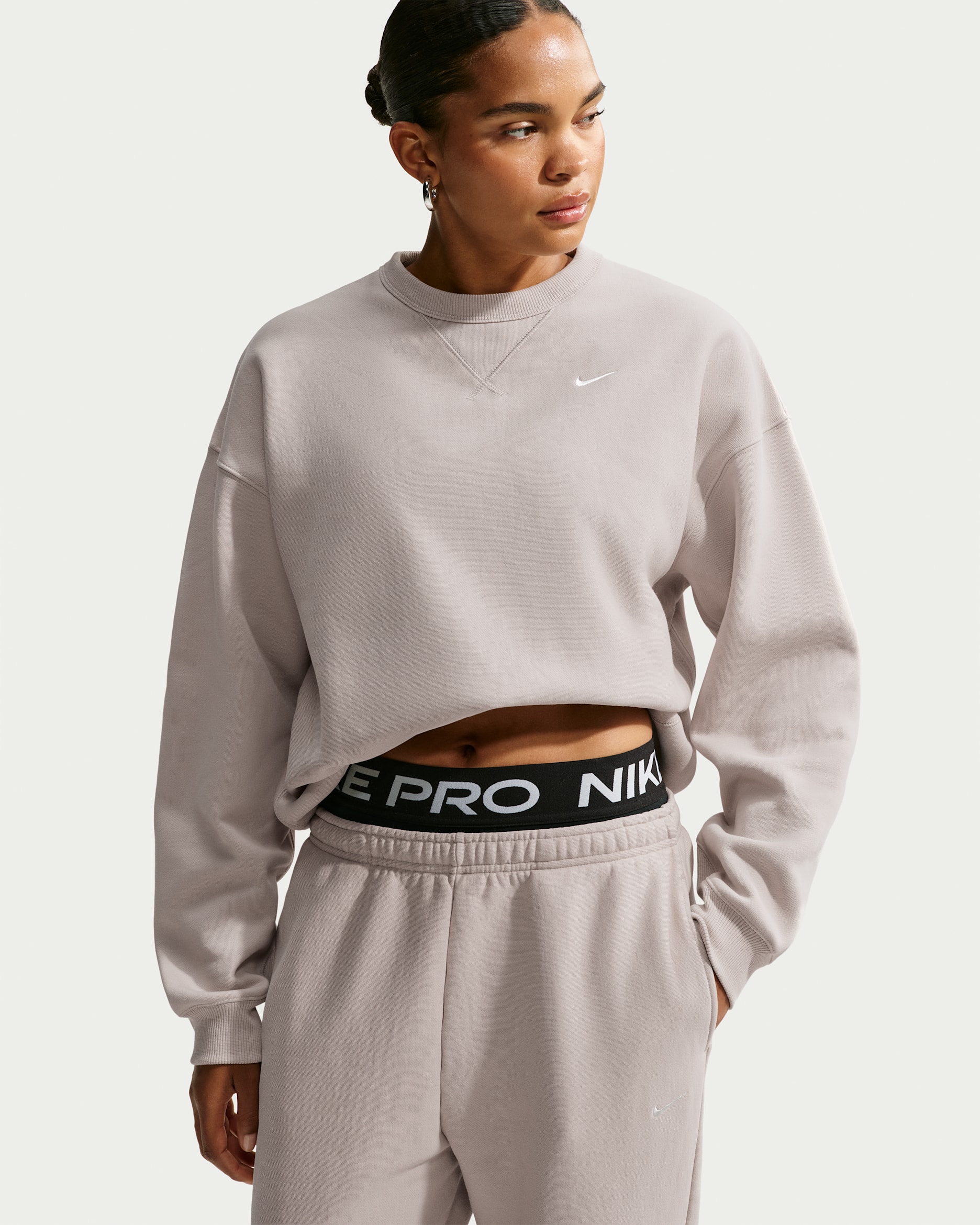 Nike Studio Fleece Heavyweight Women's Oversized Crew - Cream II/Sail