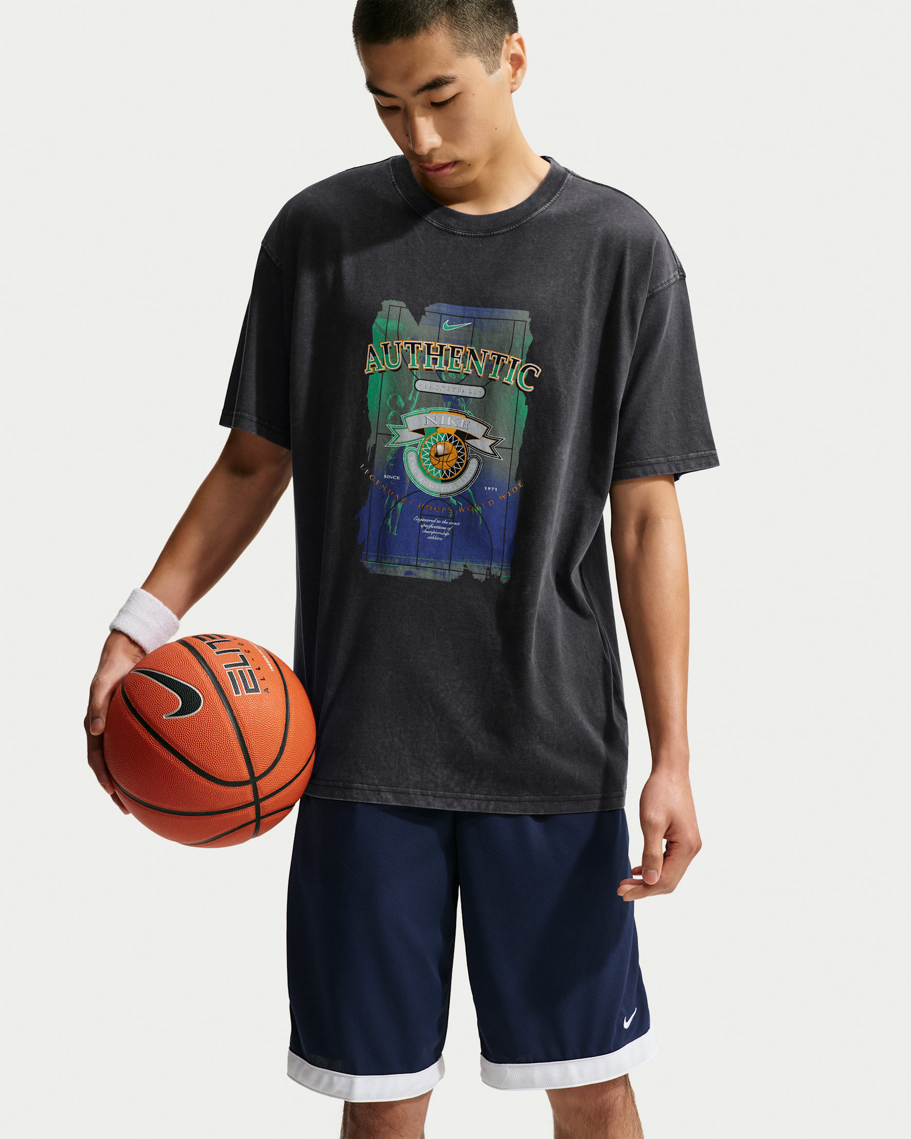 Nike Men's Basketball T-Shirt - Black