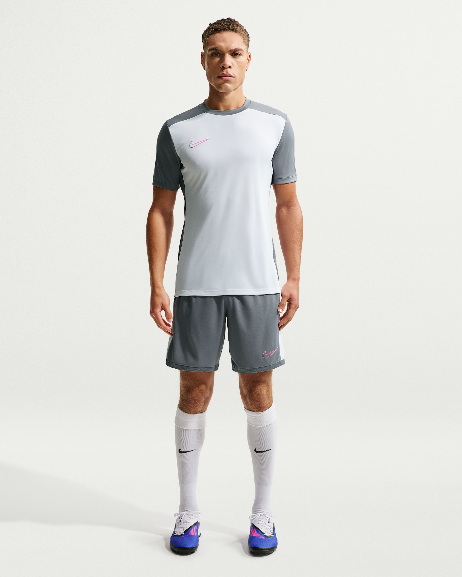 Shorts da calcio Dri-FIT Nike Academy – Uomo - Cool Grey/Bianco/Playful Pink/Playful Pink