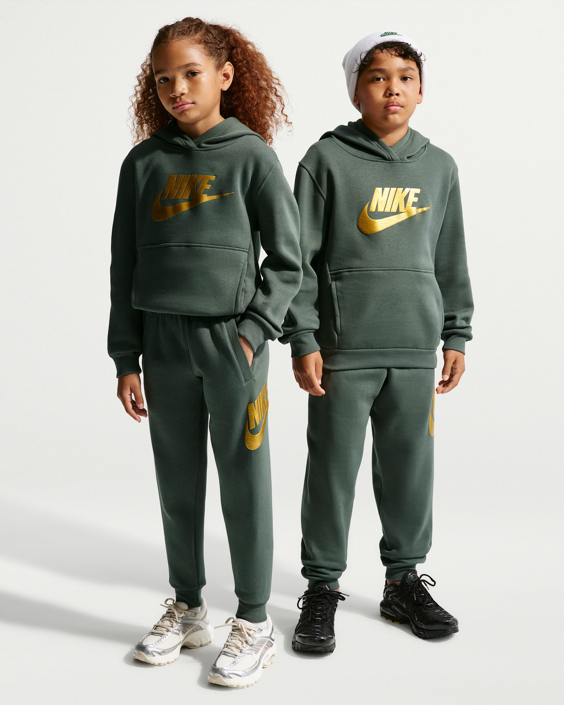 Nike Sportswear Club Fleece Big Kids' Pants - Camo Green/Metallic Gold