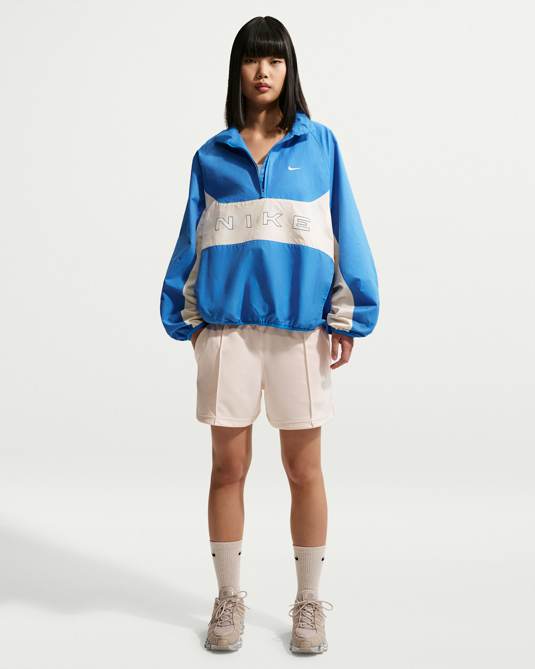 Shorts de entrenamiento de tejido Knit de poliéster de tiro medio para mujer Nike Sportswear - Tiza/Tiza/Vela