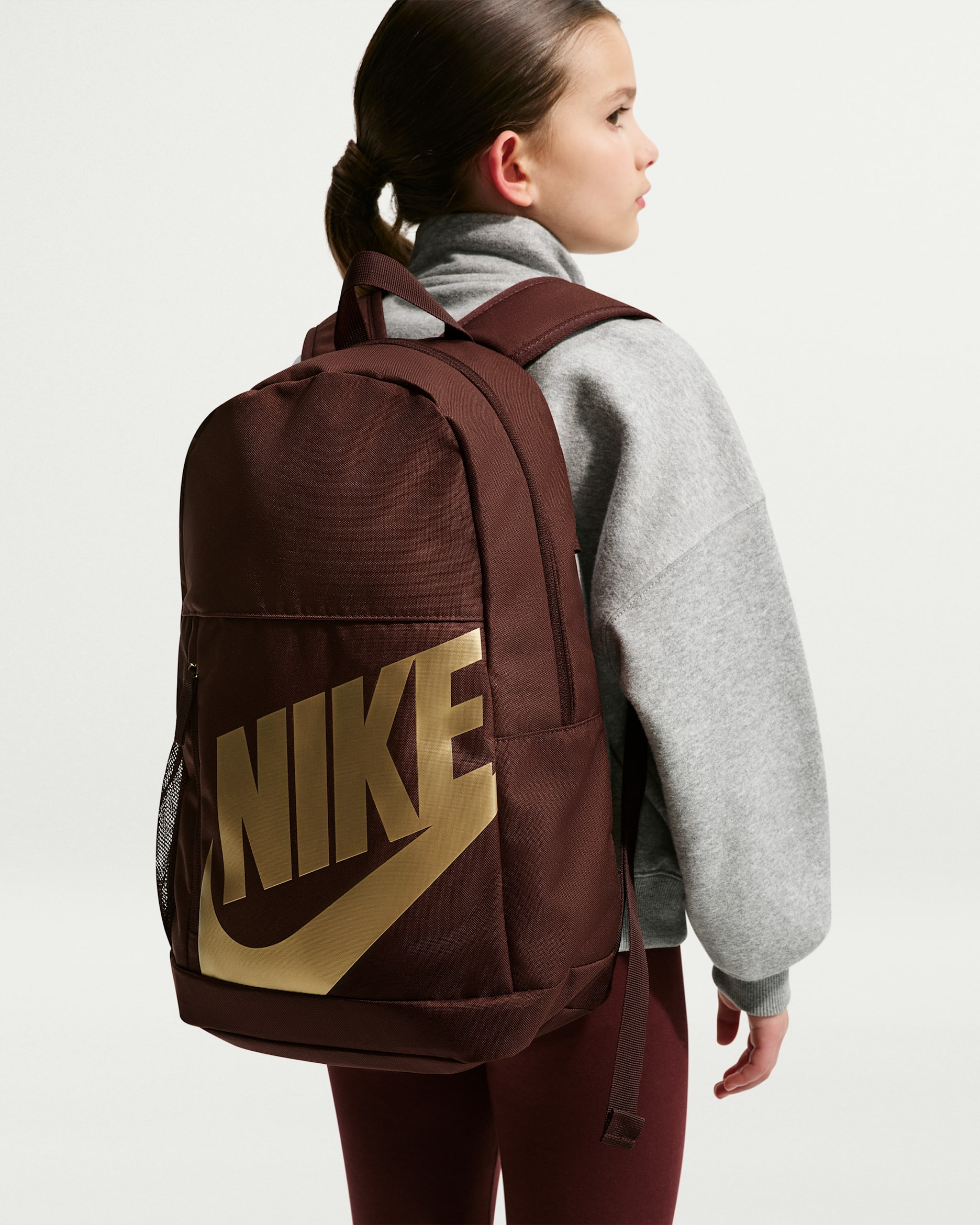 Nike ryggsekk til barn (20 L) - Mystic Dates/Mystic Dates/Metallic Gold