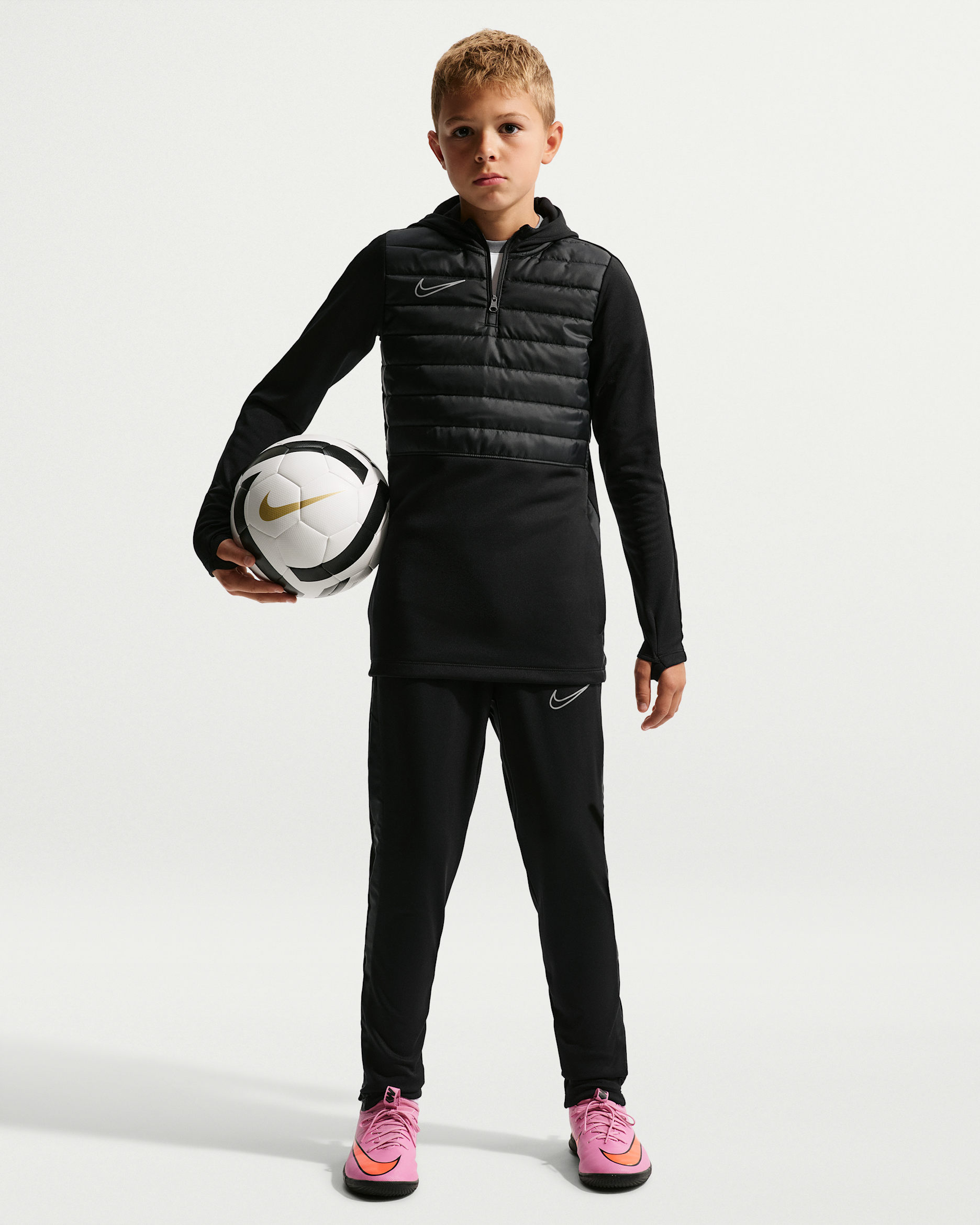 Nike Academy Winter Warrior Older Kids' Therma-FIT Football Pants - Black/Black