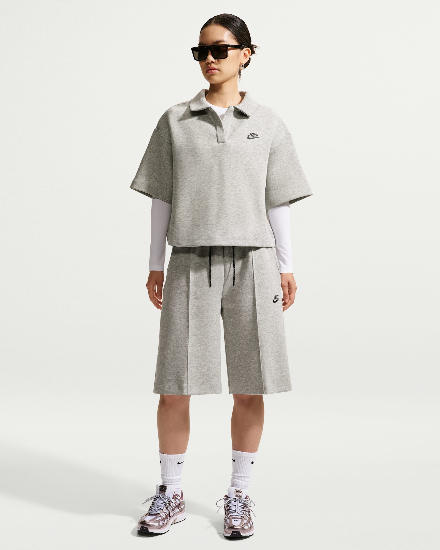 กางเกงขาสั้นทรงหลวมผู้หญิง Nike Sportswear Tech Fleece - Dark Grey Heather/Smoke Grey/ดำ