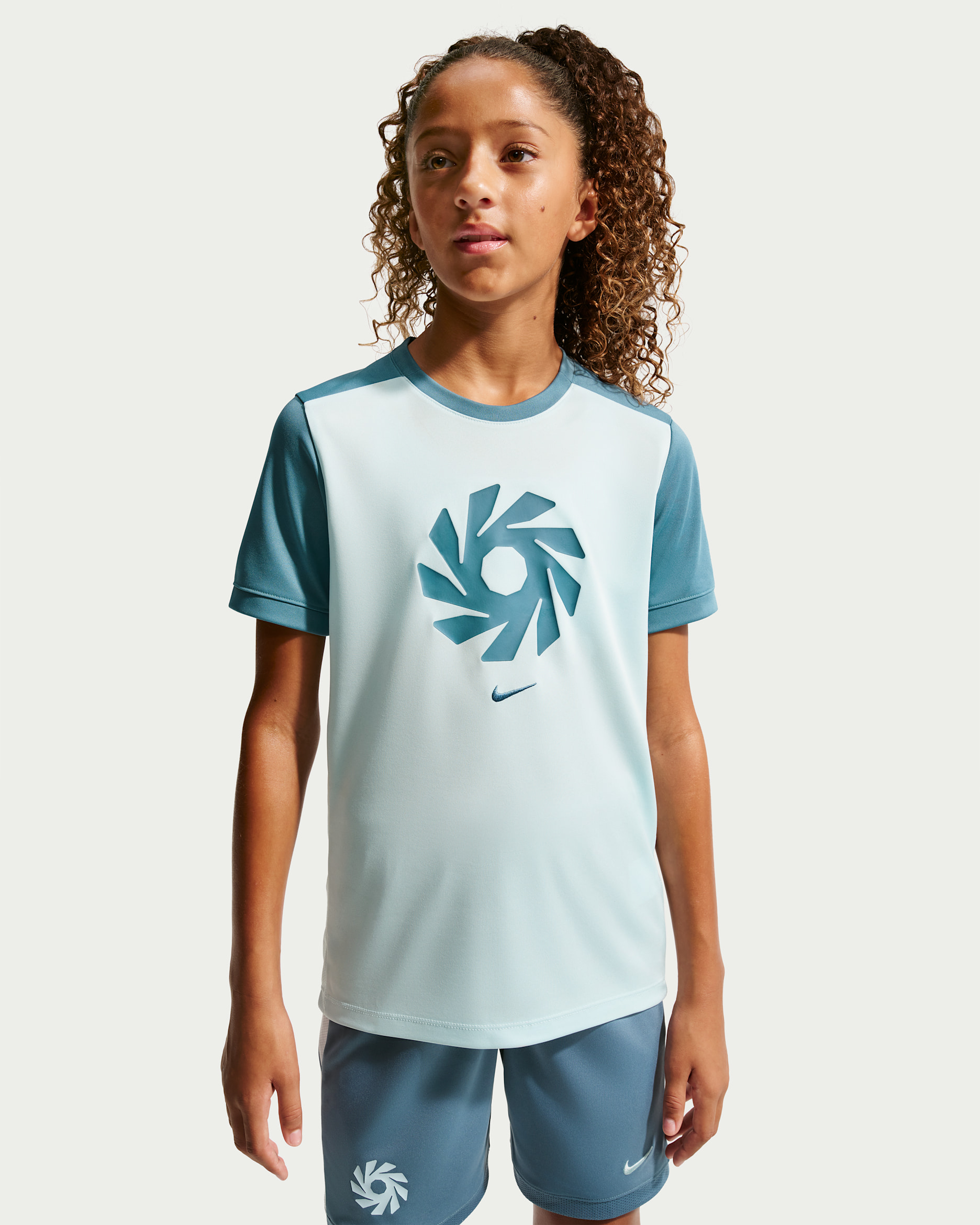 Haut de foot à manches courtes Nike Dri-FIT Erling Haaland Academy pour pré-ado - Smokey Blue/Glacier Blue/Blanc/Smokey Blue