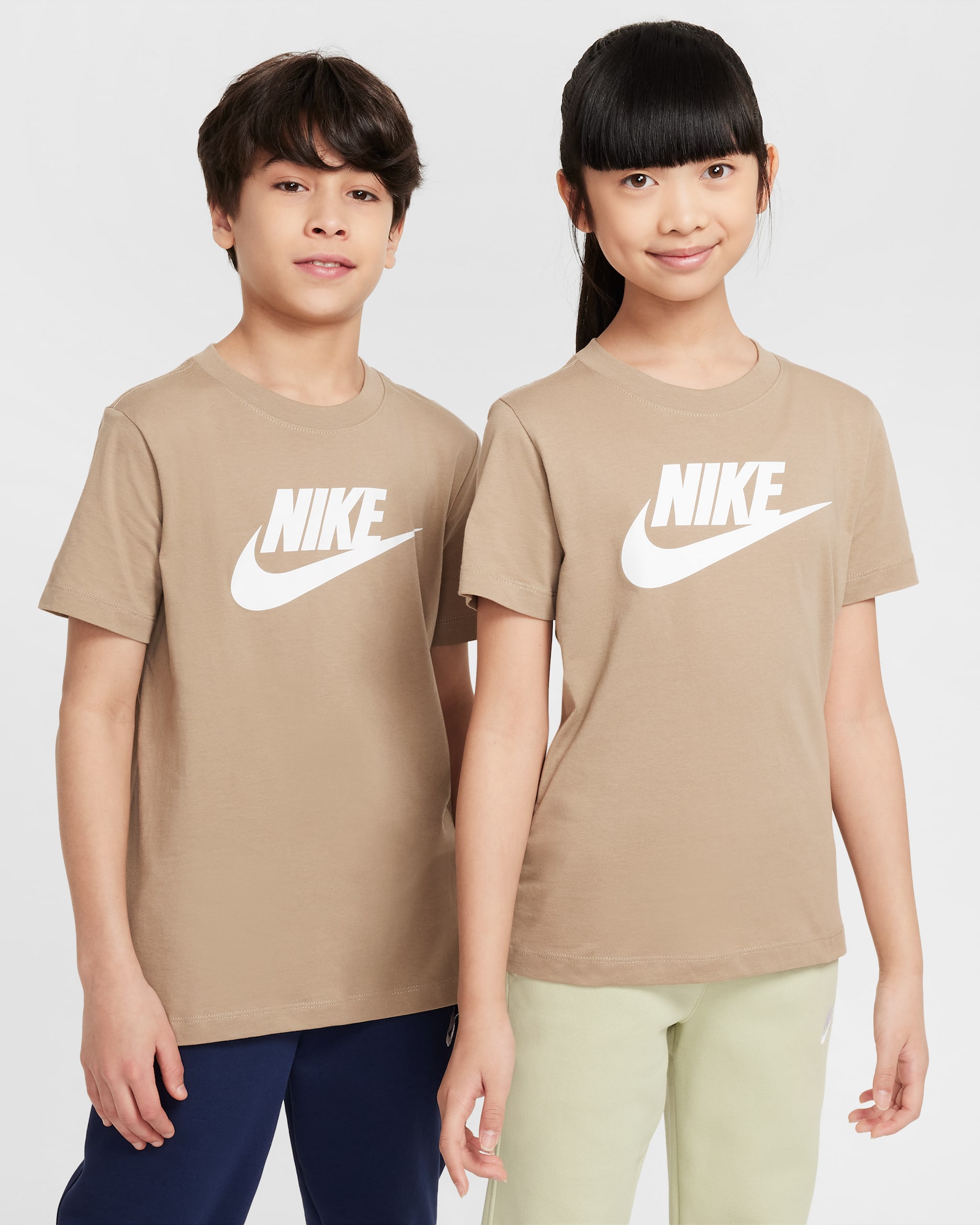 Nike Sportswear Older Kids' T-Shirt - Khaki