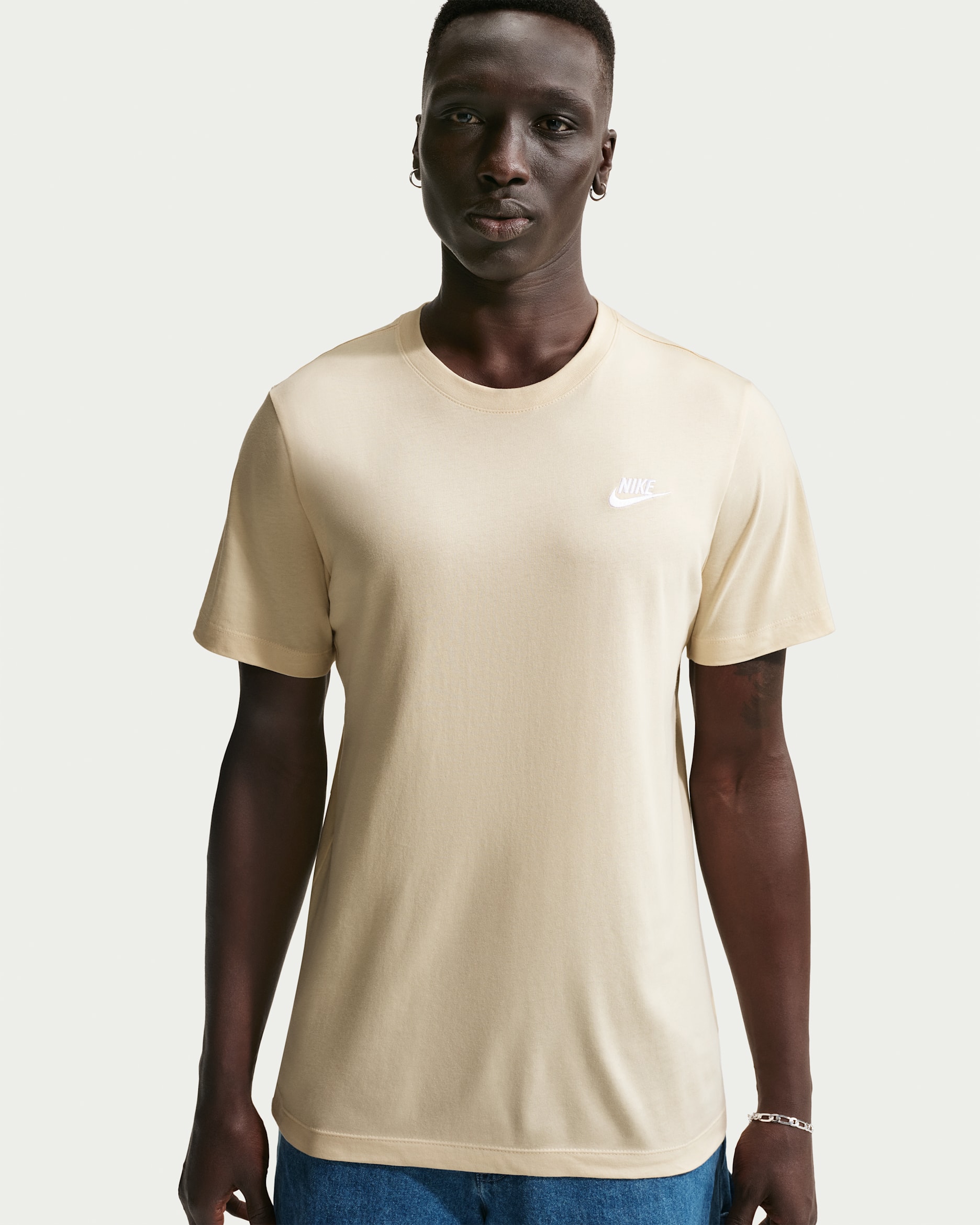 Nike Sportswear Club Men's T-Shirt - Light Khaki