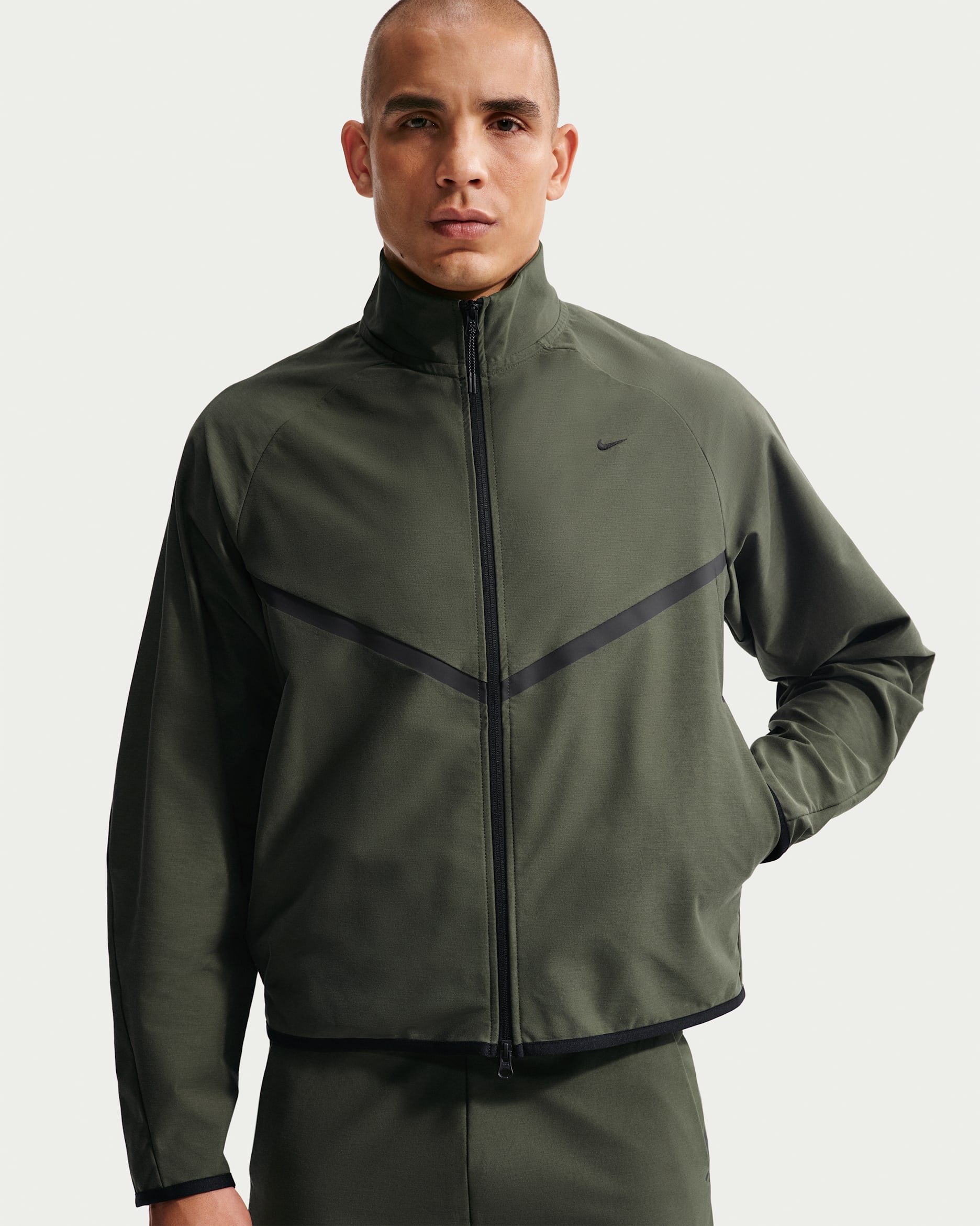 Chamarra deportiva Nike Sportswear Tech Dri-FIT de tejido Knit para hombre Shori - Caqui militar/Negro