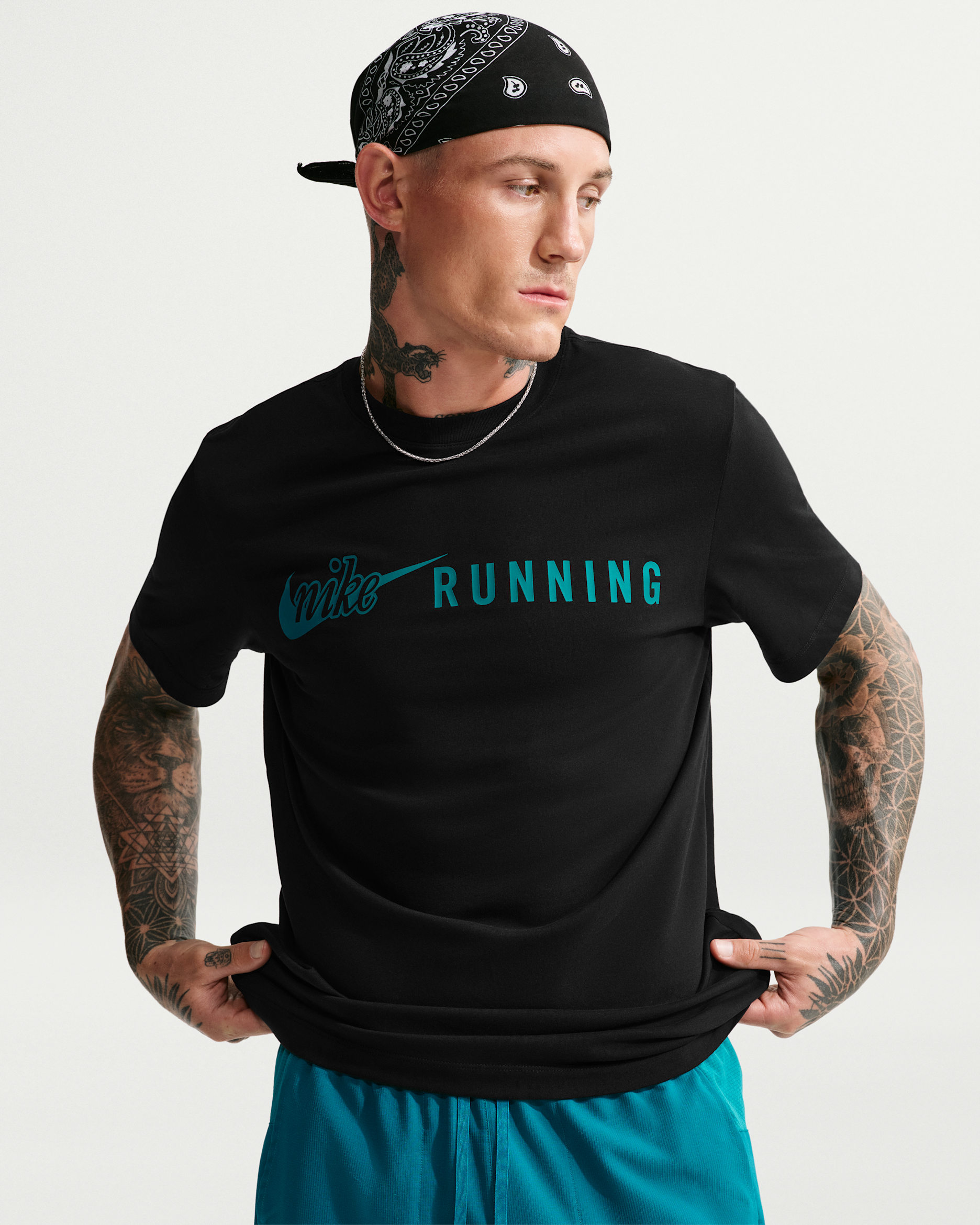 Pánské běžecké tričko Nike Dri-FIT - Černá/Bright Spruce