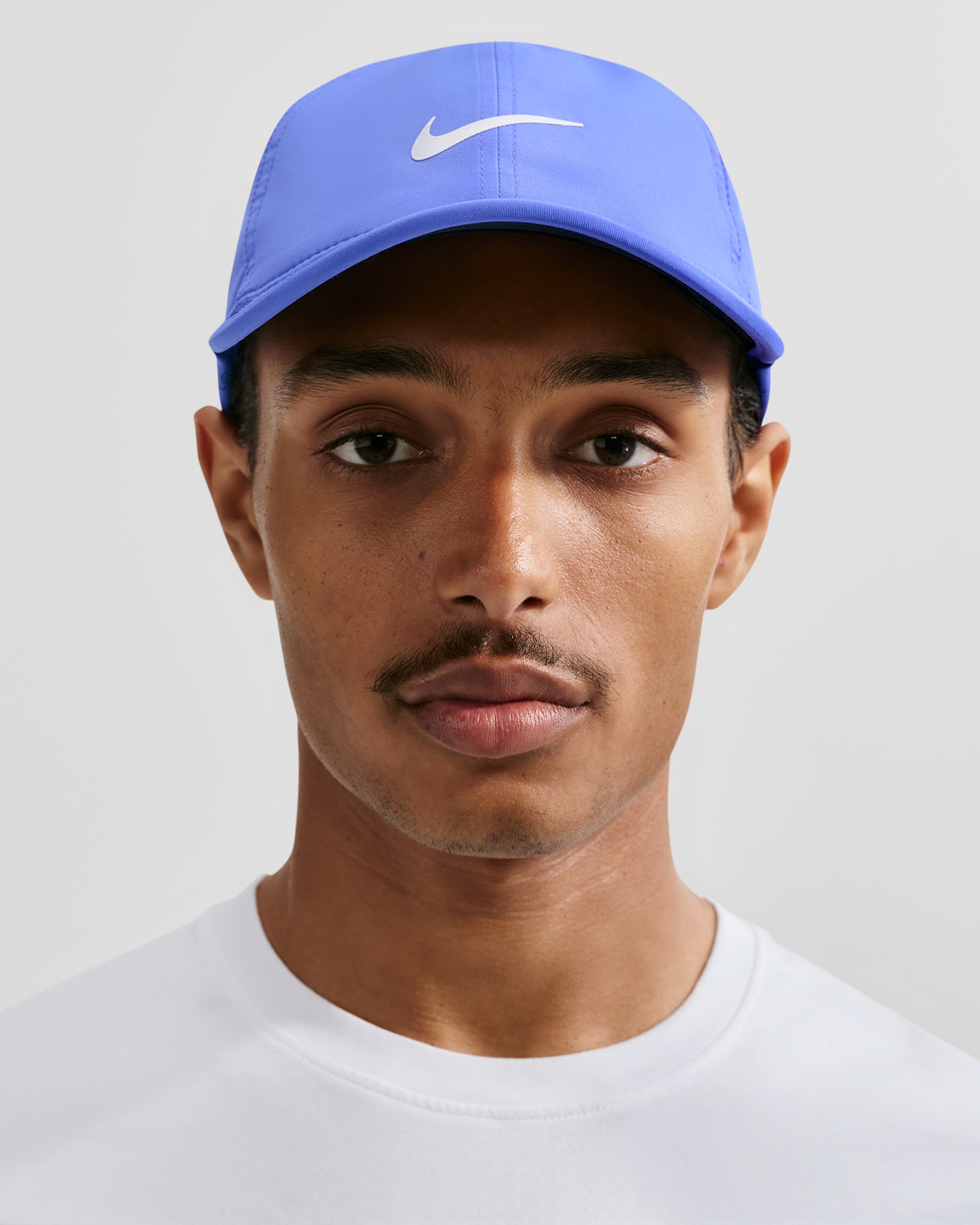 Nike Dri-FIT Club Unstructured Featherlight Cap - Sapphire/White