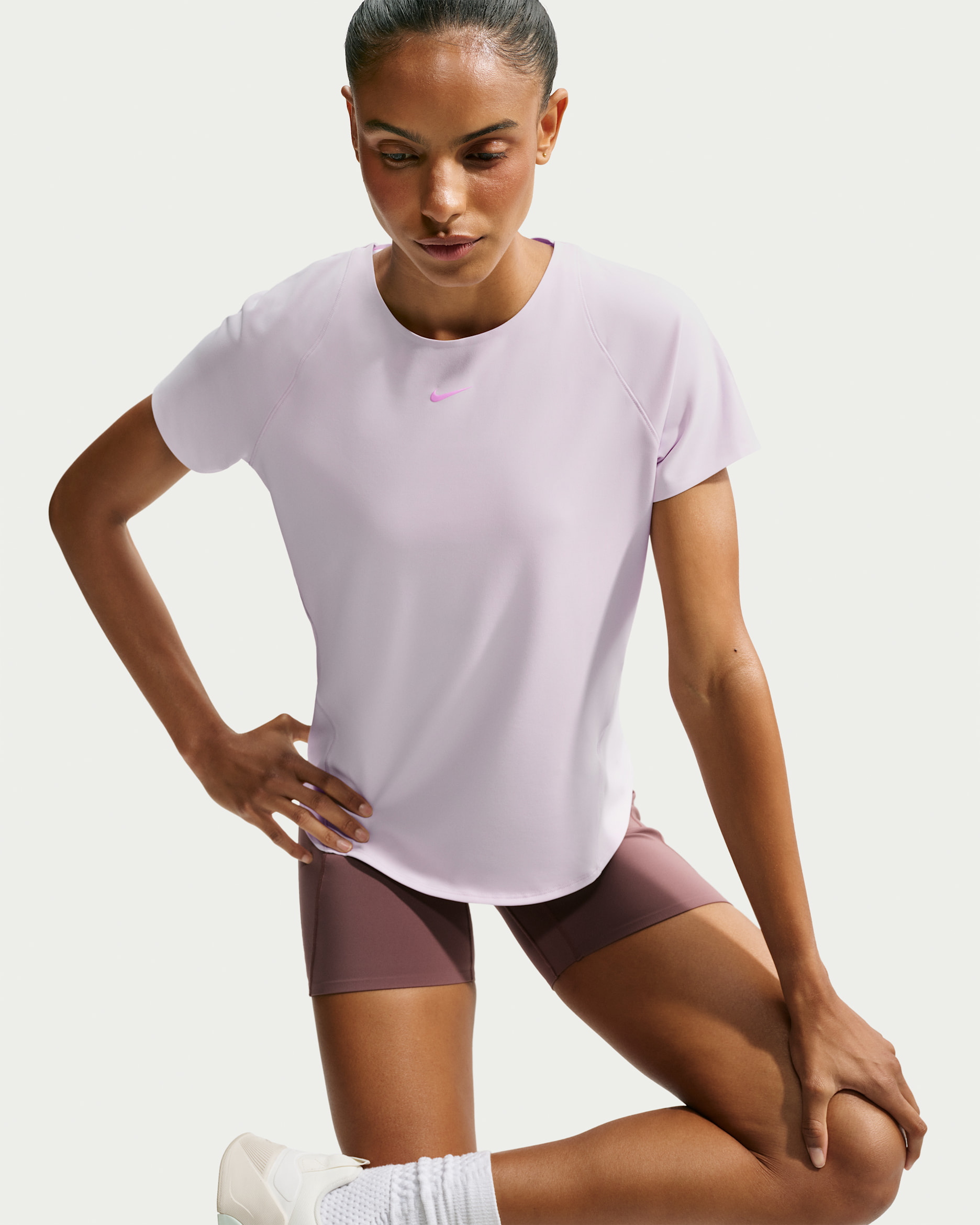 Nike Universa Women's Dri-FIT Short-Sleeve Top - Bleached Lilac/Pink Rise