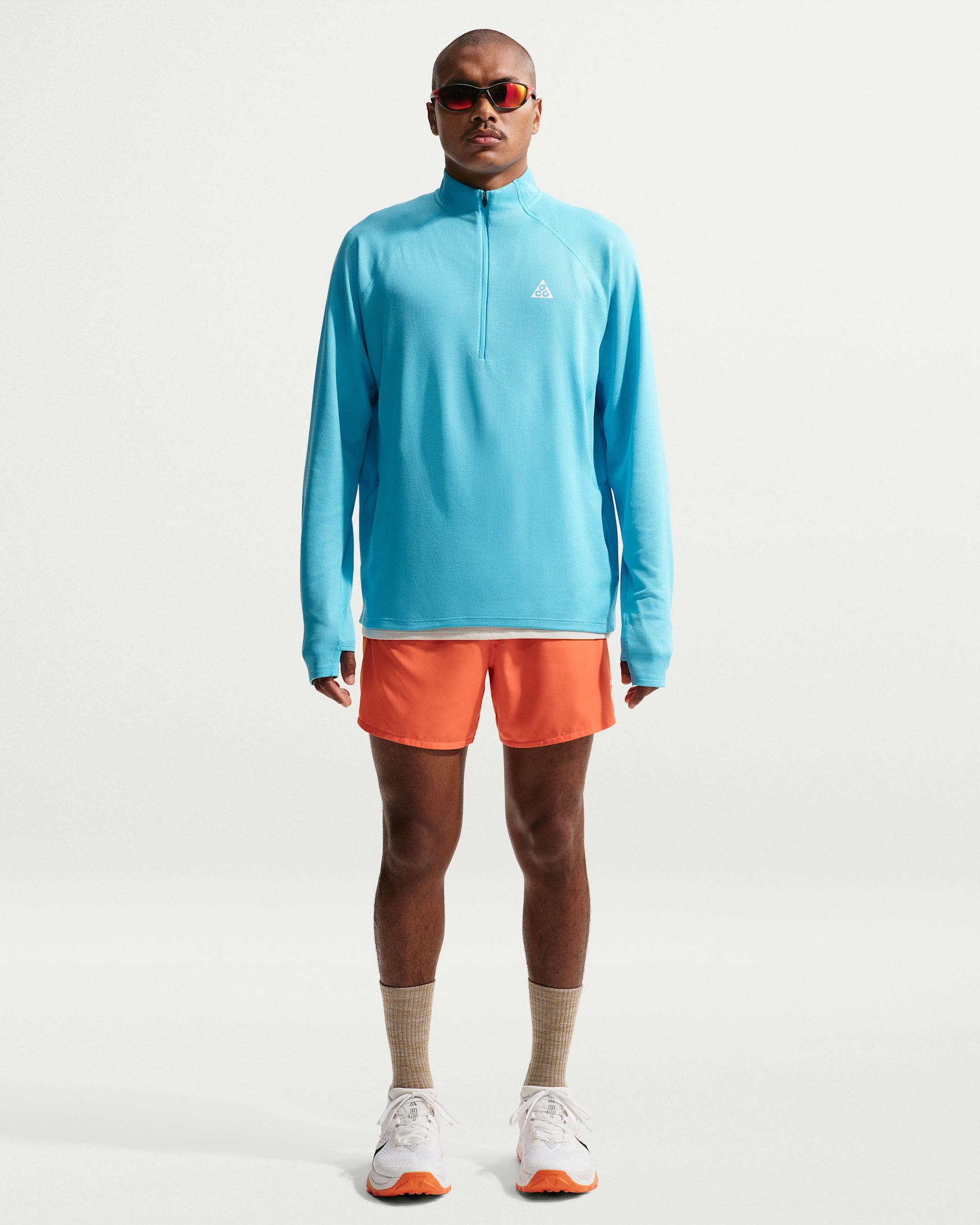 Shorts Dri-FIT ADV de 13 cm con forro de ropa interior para hombre Nike ACG "Second Sunrise" - Naranja seguridad/Naranja seguridad/Blanco cumbre