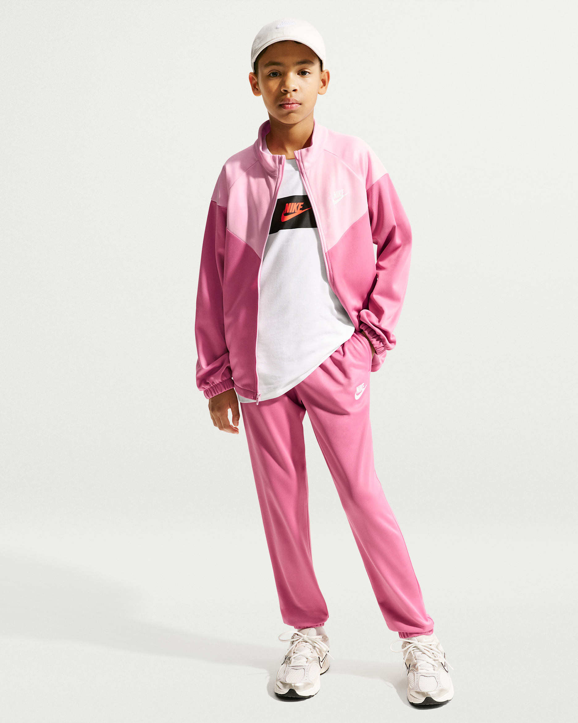 Conjunto deportivo Dri-FIT para niños talla grande Nike Sportswear - Peonía/Rosa suave medio/Blanco