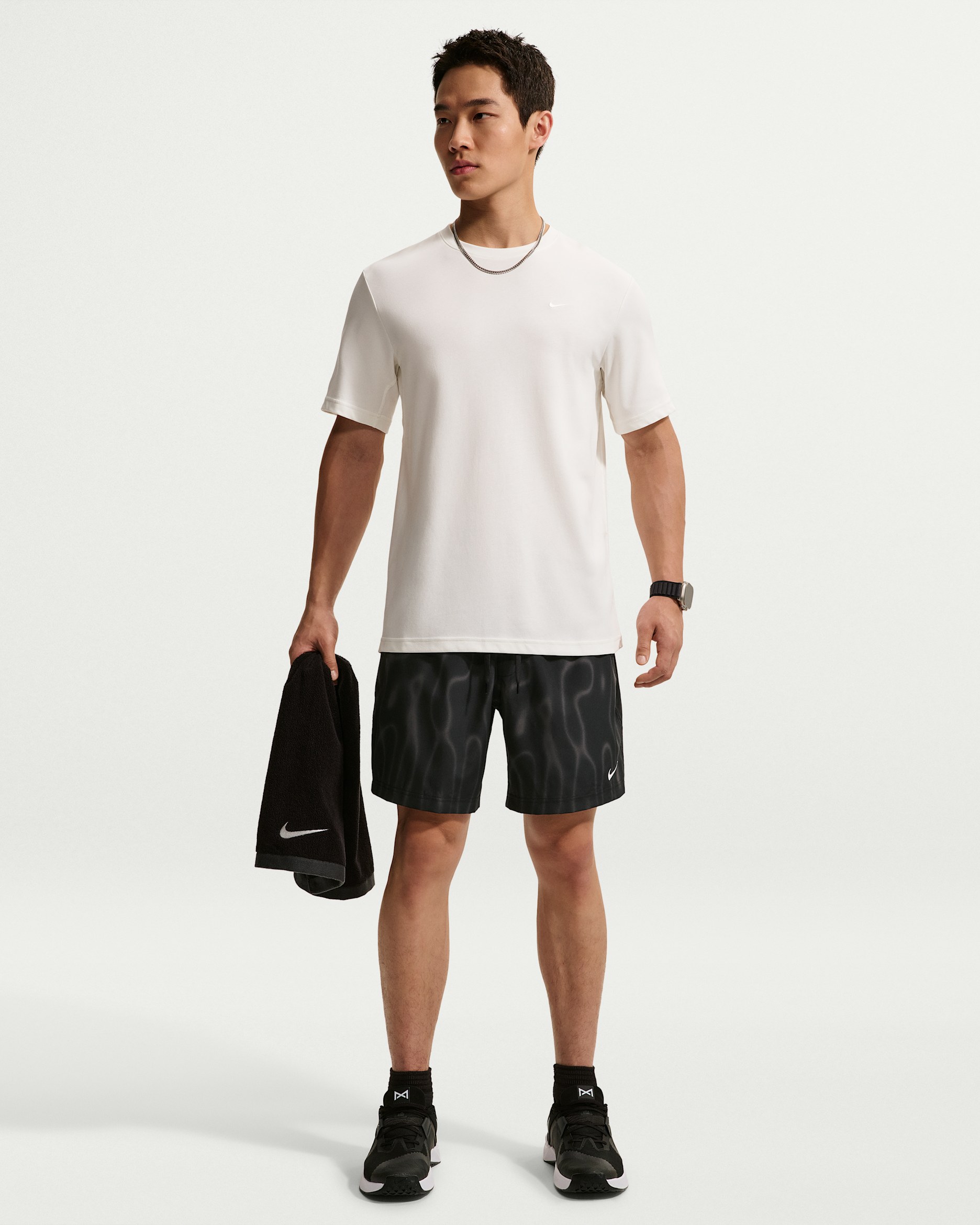 Nike Form Men's Dri-FIT 7" Versatile Shorts - Black/White