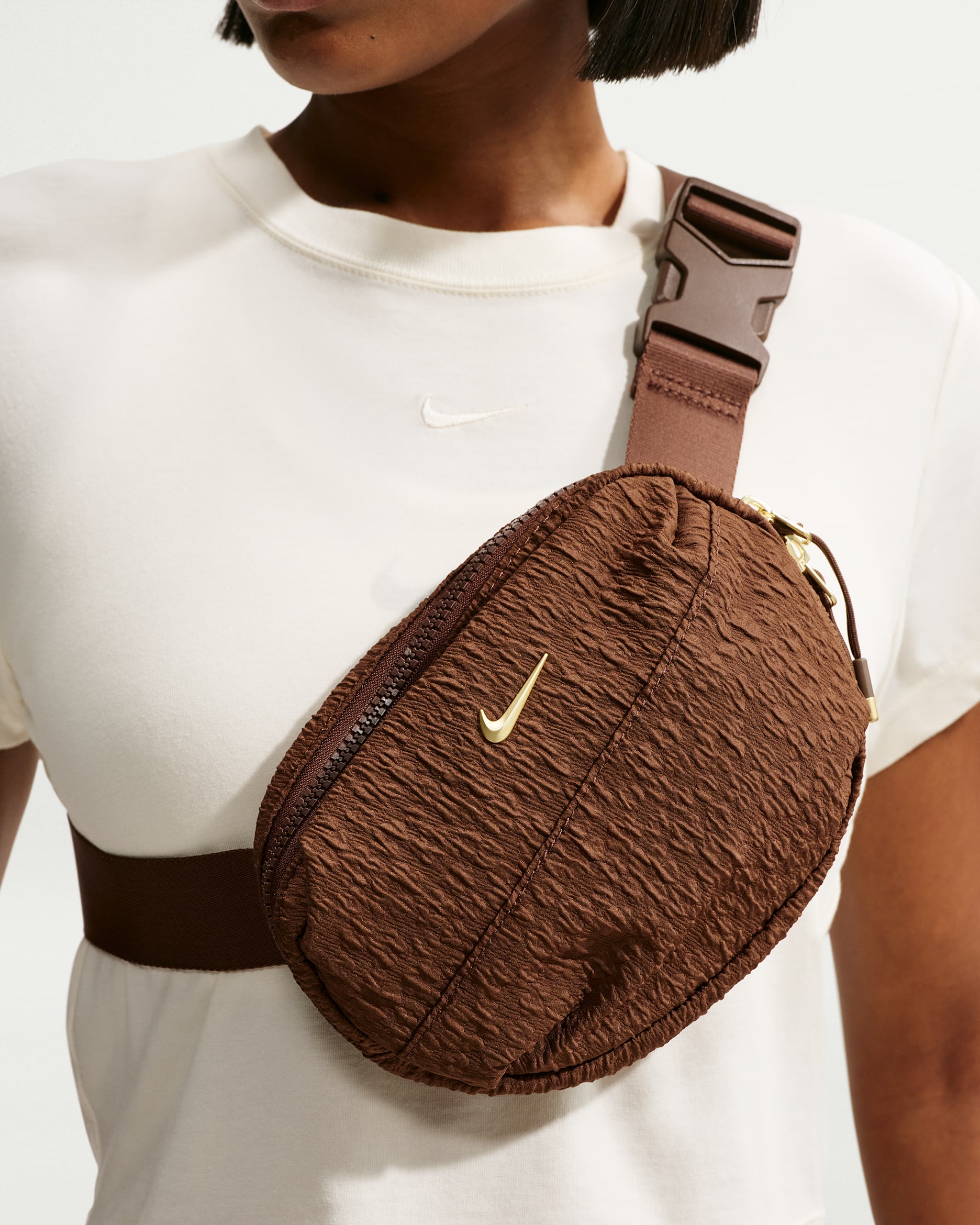 Cangurera (2 L) Nike Aura - Cacao impresionante/Cacao impresionante/Bronce mate