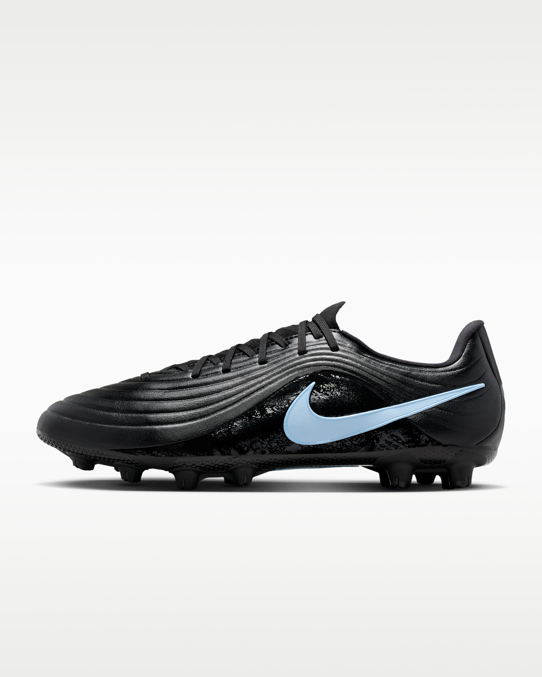 Tacos de fútbol de corte low para terreno duro Nike Tiempo Maestro Academy - Negro/Azul hielo