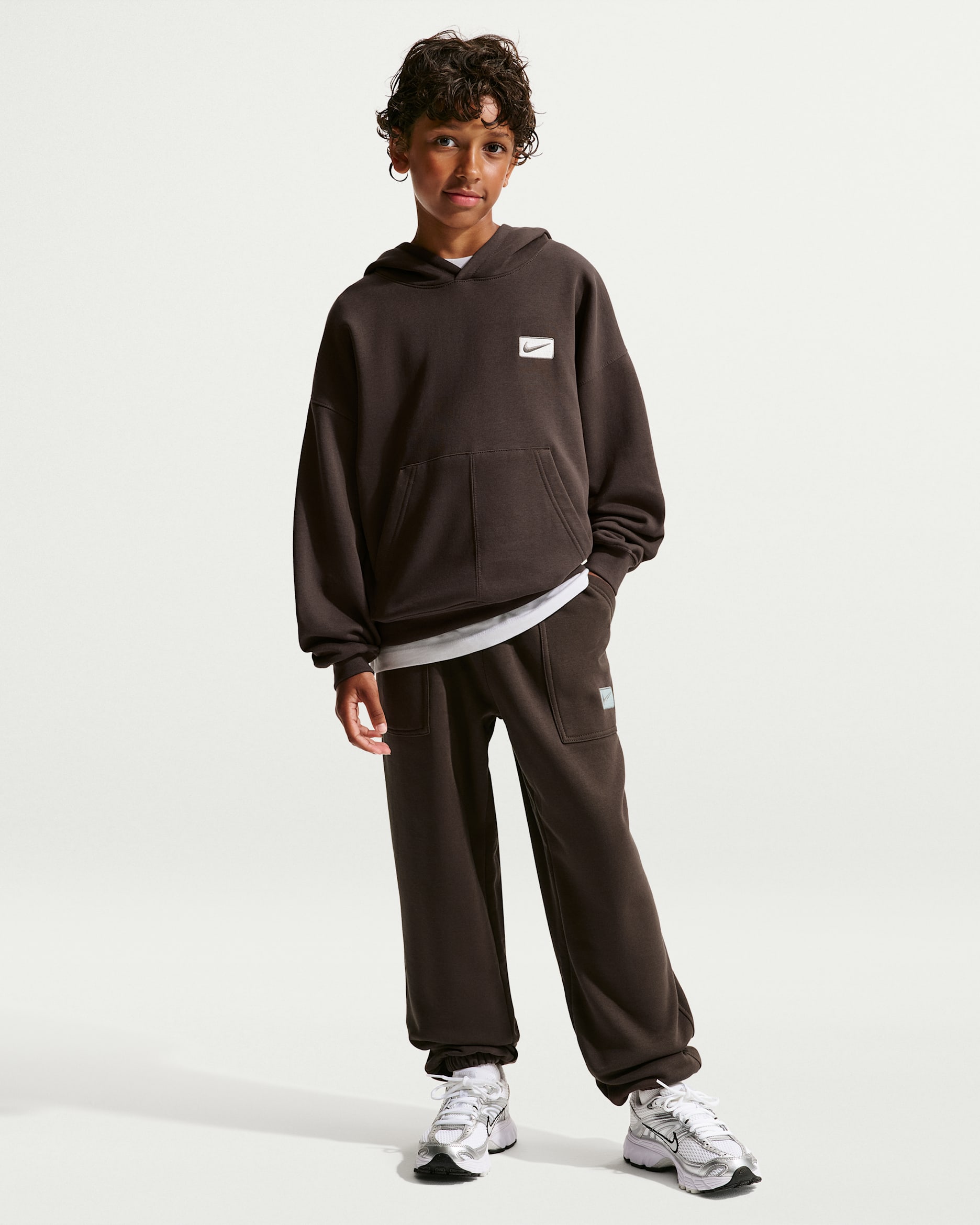 Nike Sportswear Older Kids' (Boys') Loose Trousers - Baroque Brown