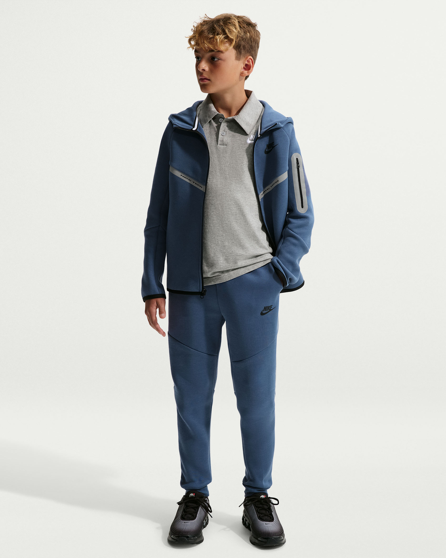 Nike Sportswear Tech Fleece Older Kids' Joggers with Reflective Design Accents - Diffused Blue/Black/Black